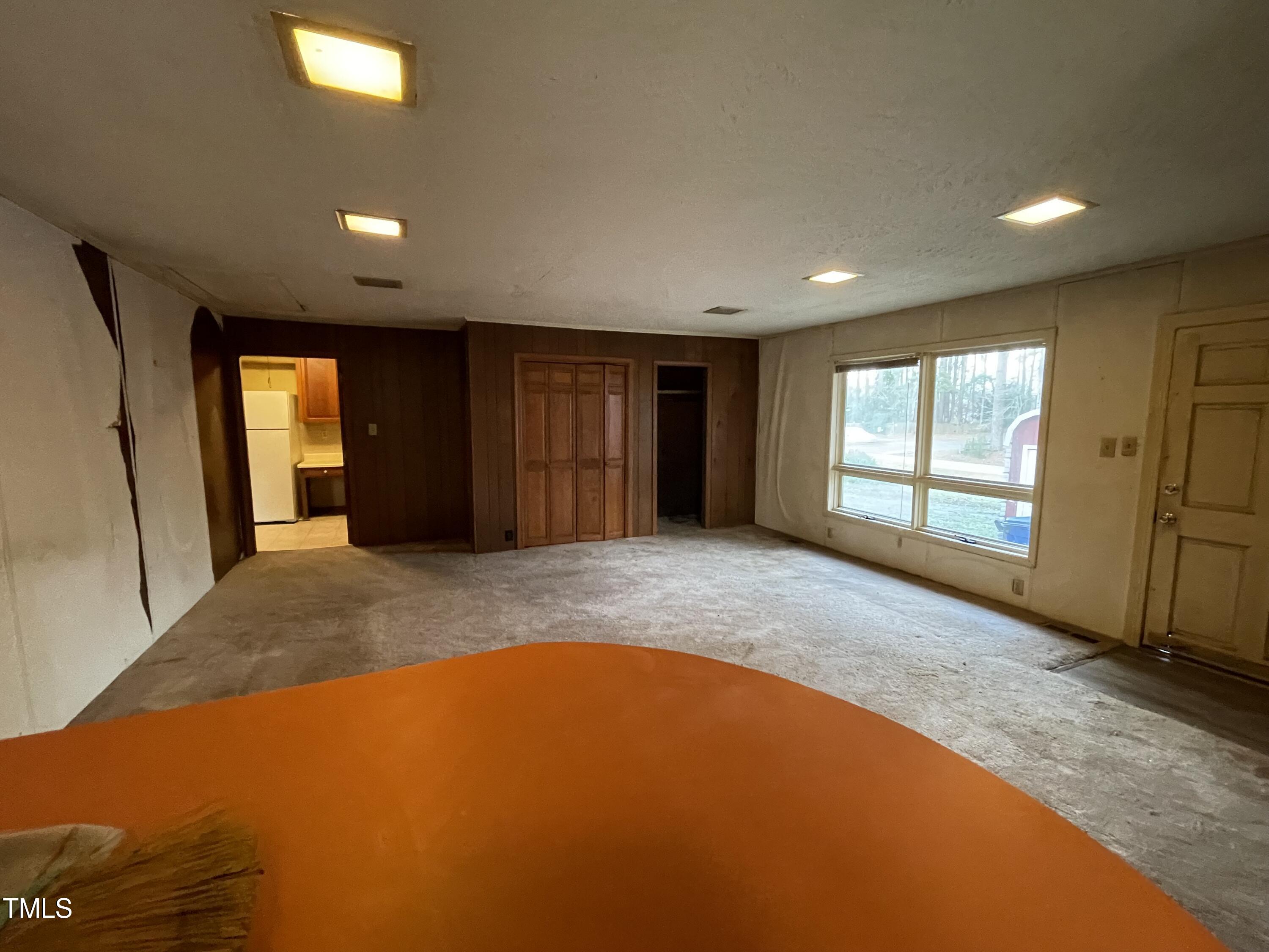 106 N Lakeside Drive