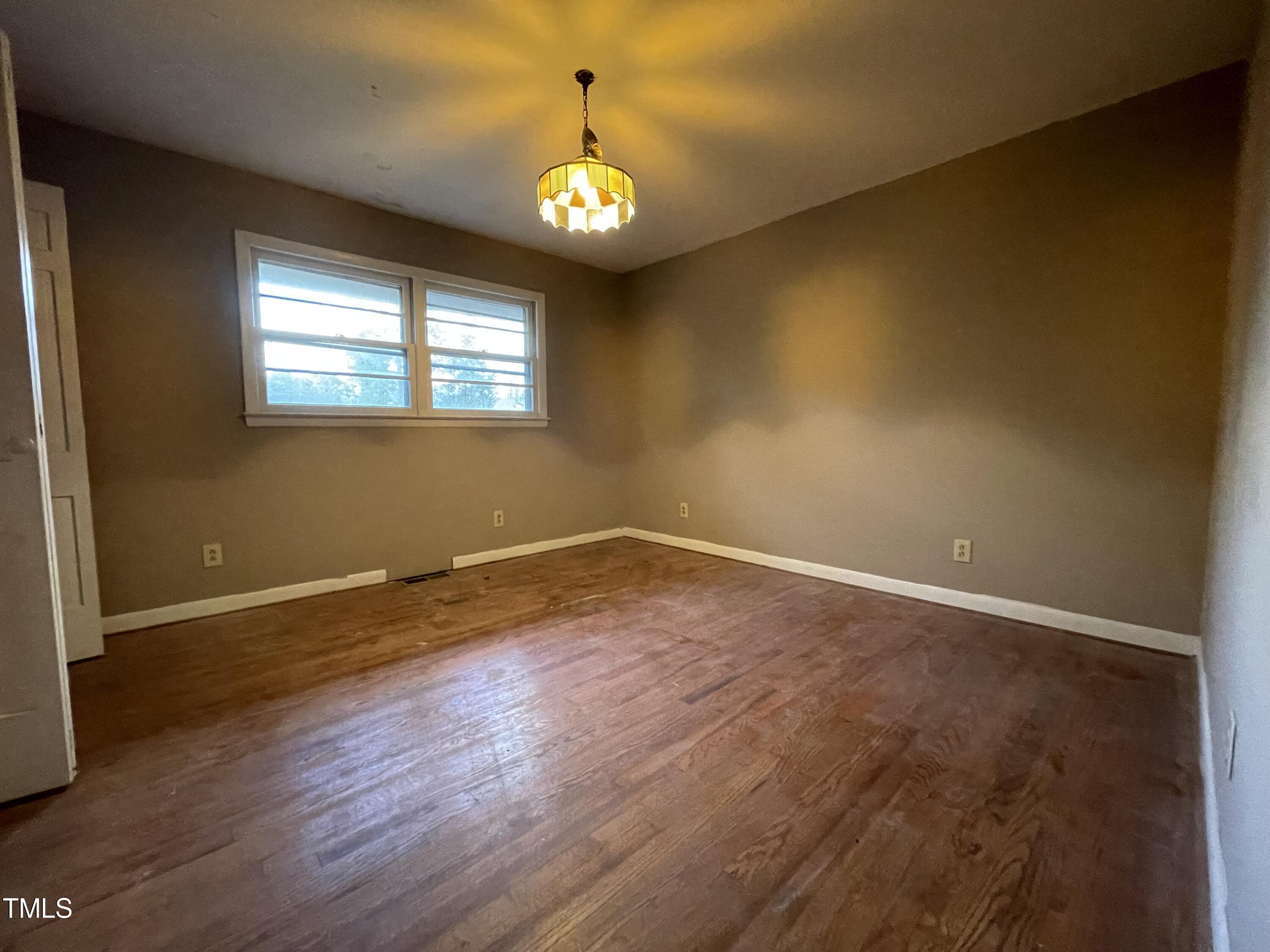 106 N Lakeside Drive