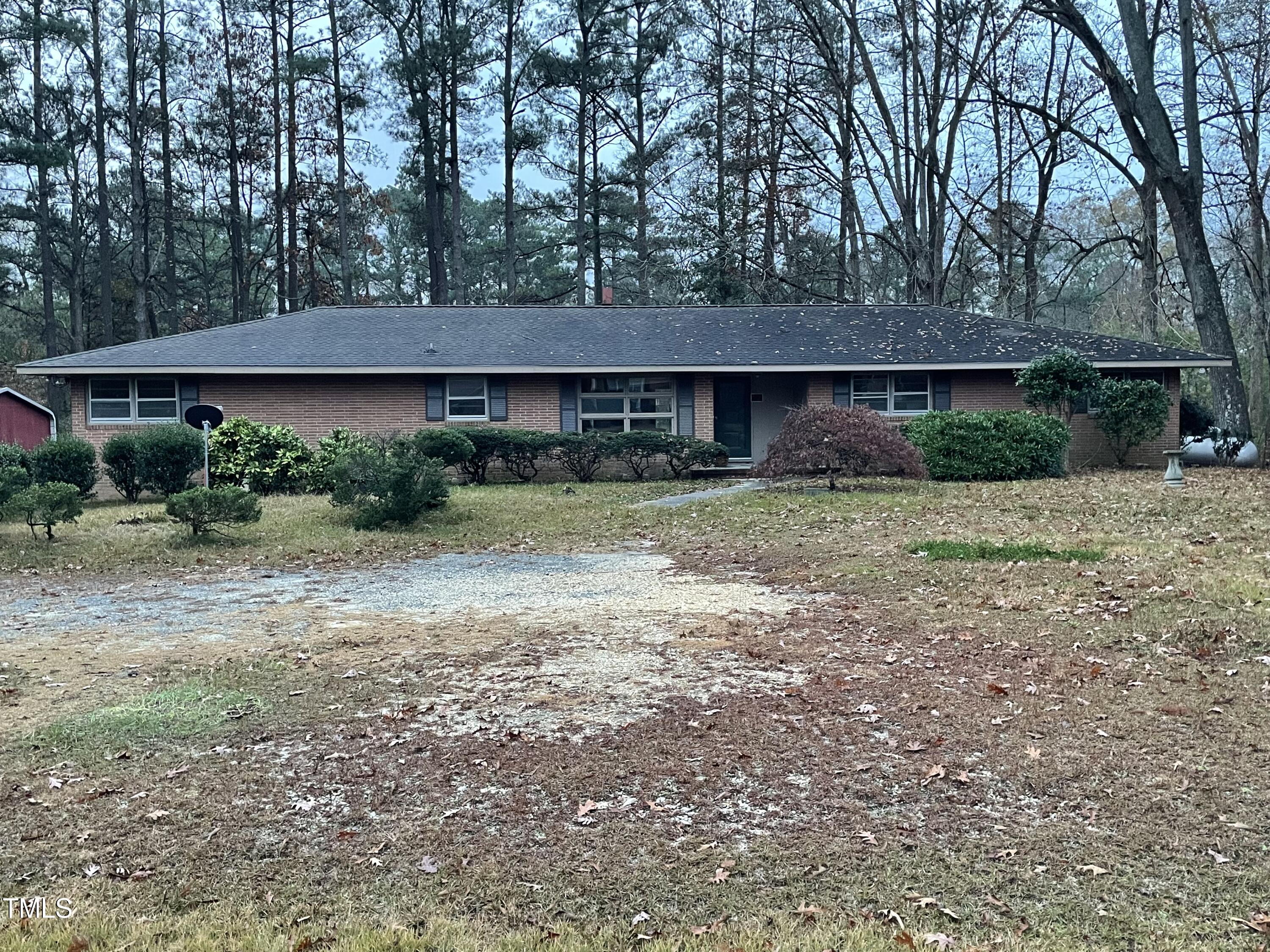 106 N Lakeside Drive