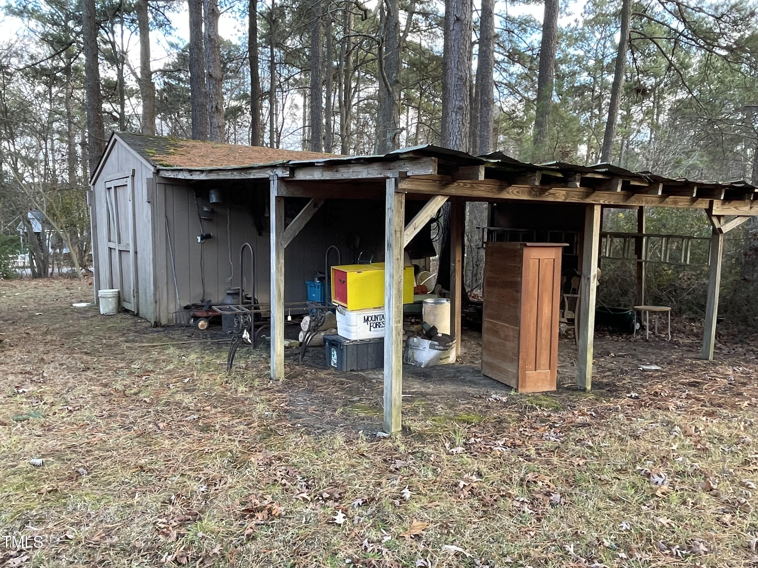 106 N Lakeside Drive