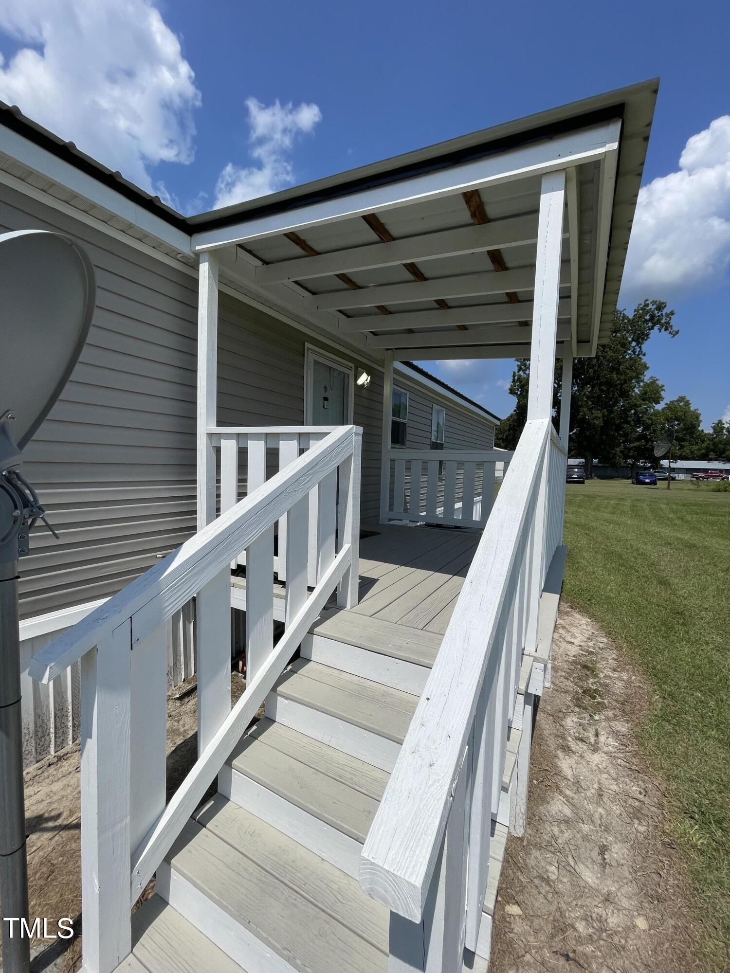 2290 Lake Artesia Road