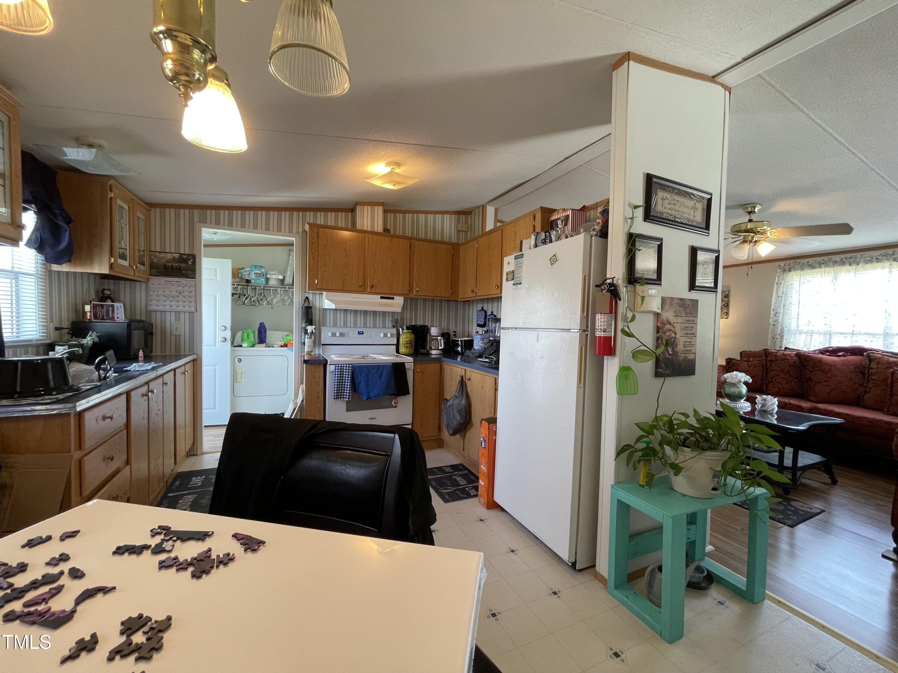 2290 Lake Artesia Road