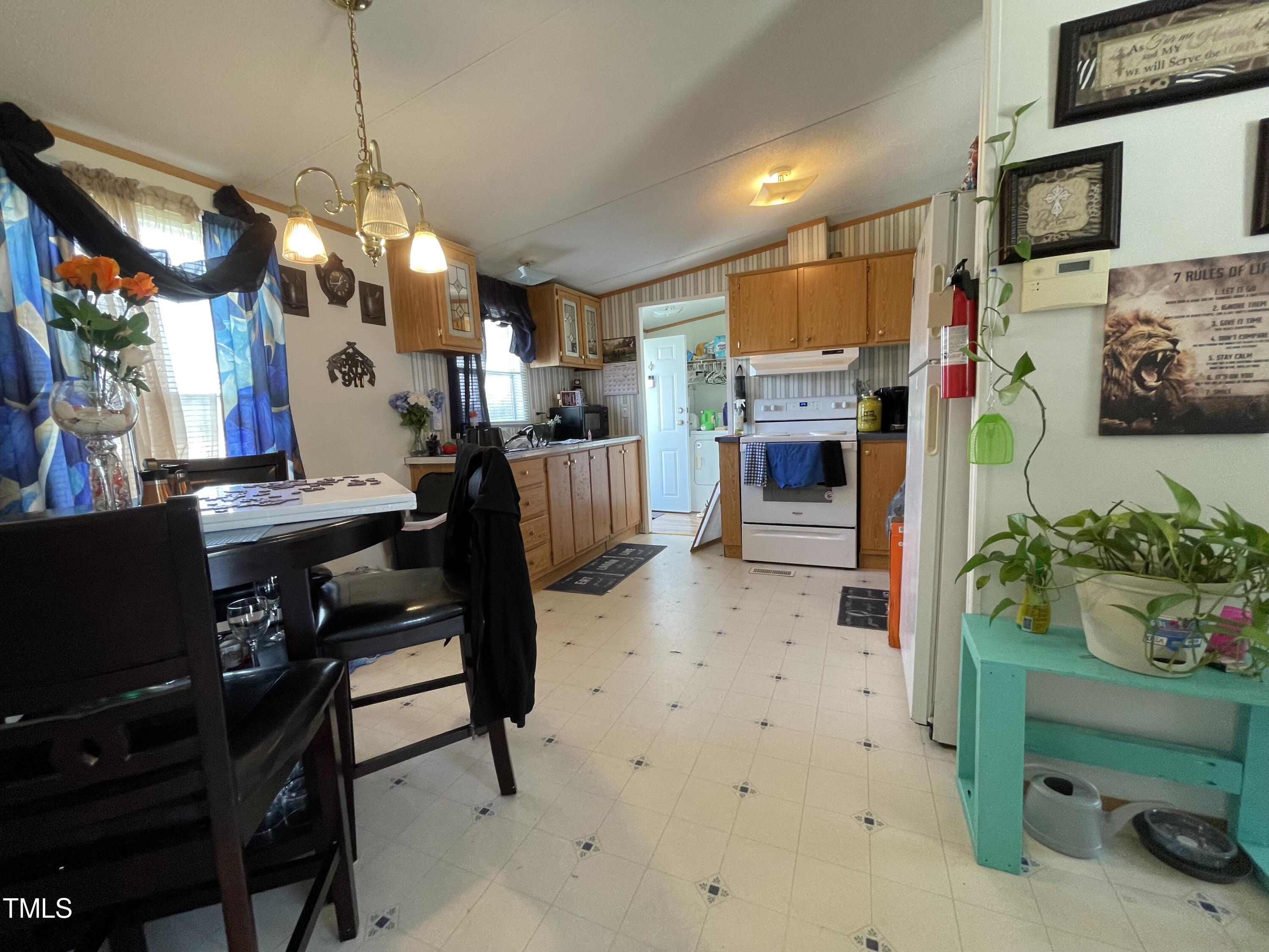 2290 Lake Artesia Road