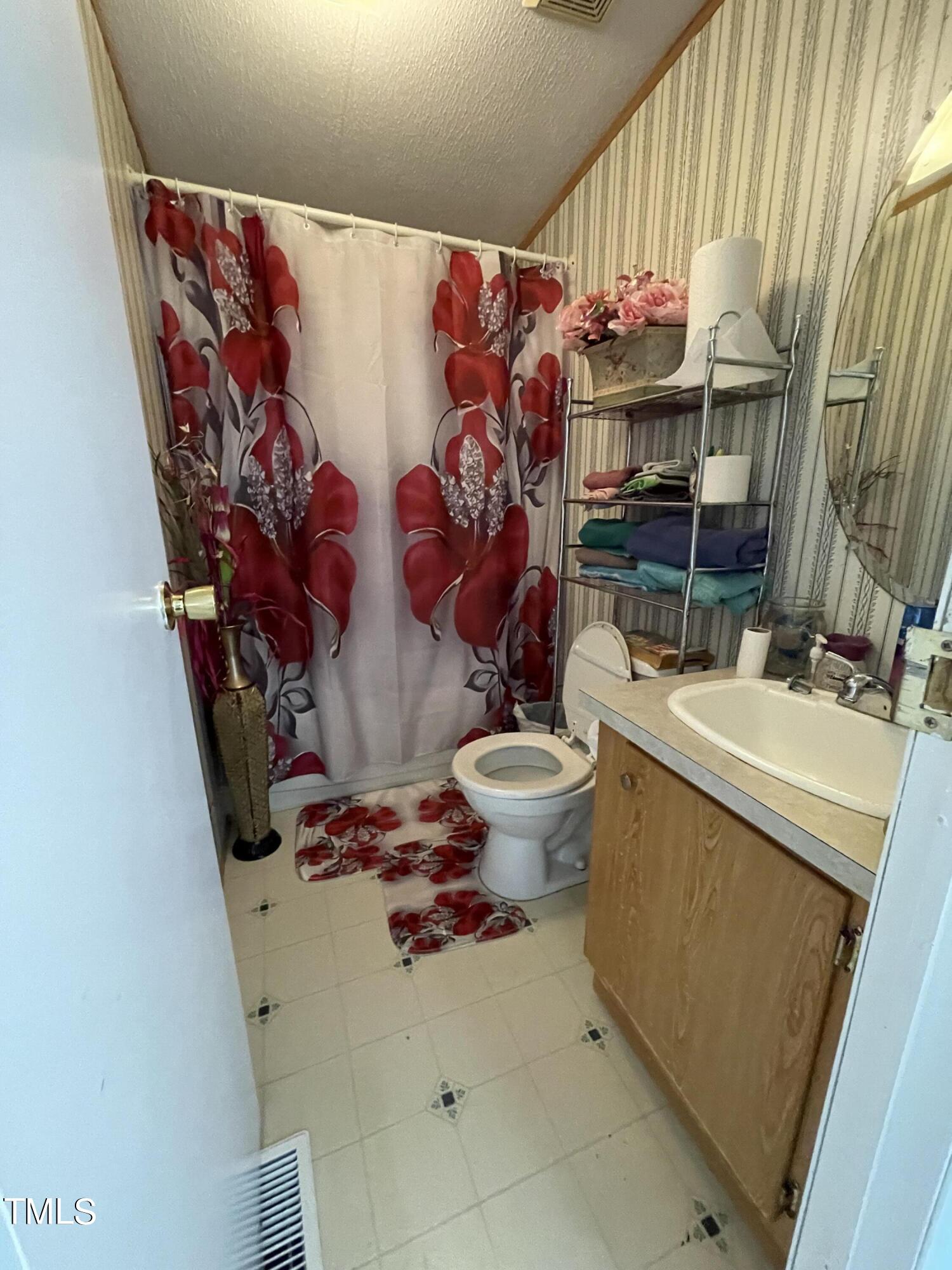 2290 Lake Artesia Road