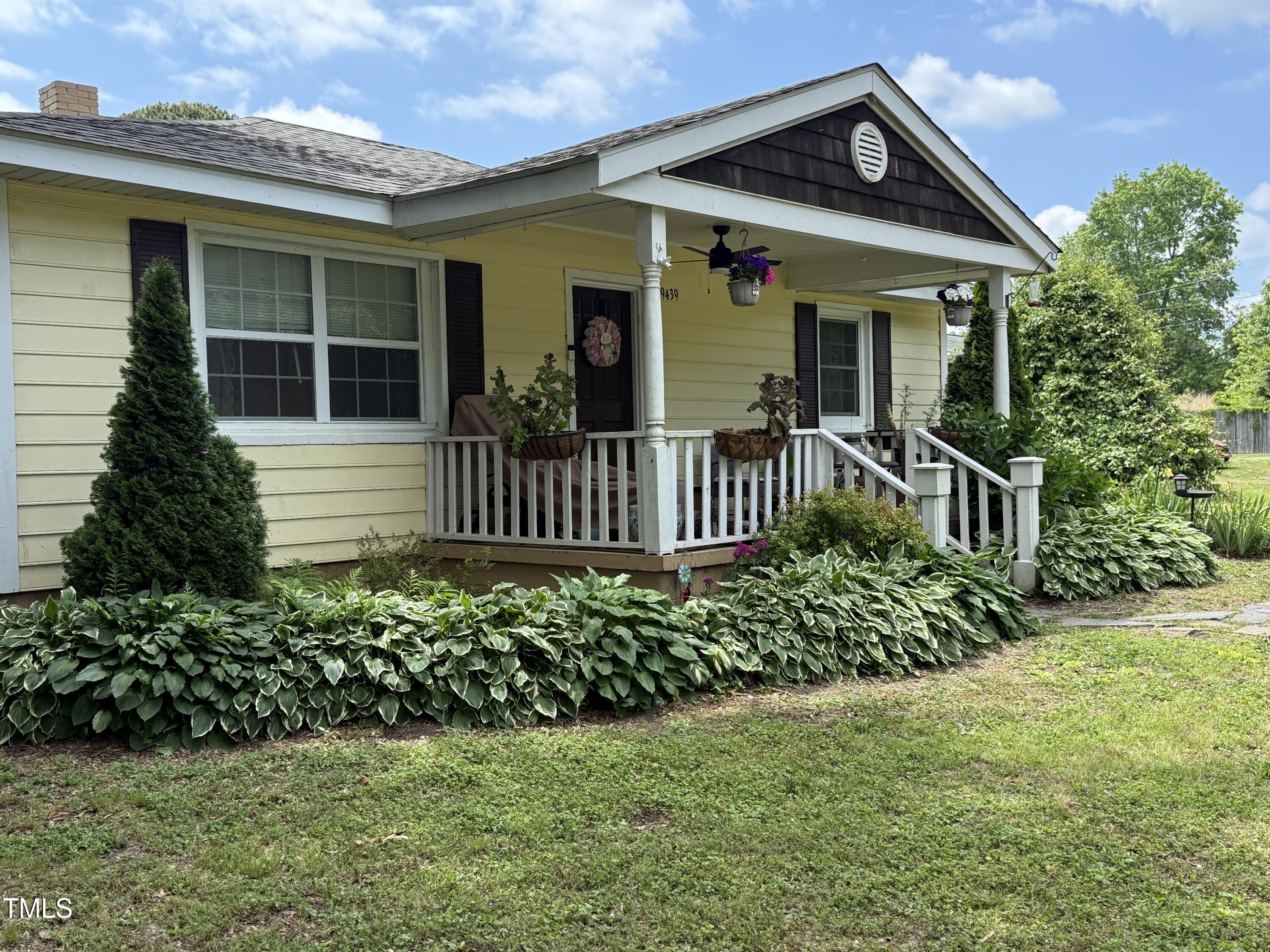 9439 Clayton Boulevard