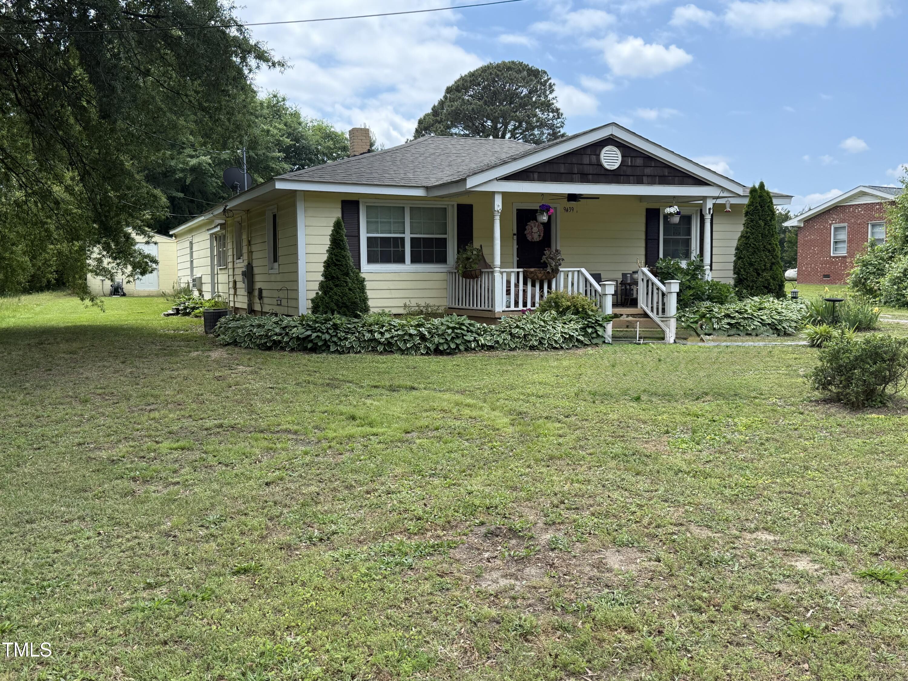 9439 Clayton Boulevard