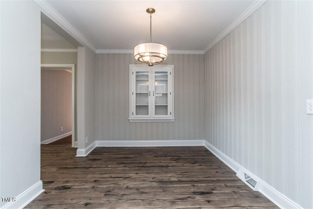 9439 Clayton Boulevard