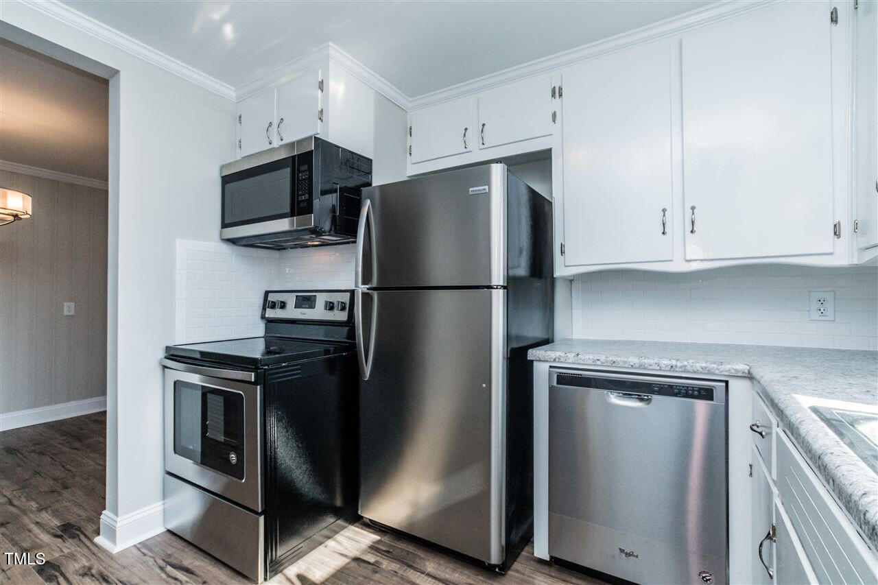 9439 Clayton Boulevard