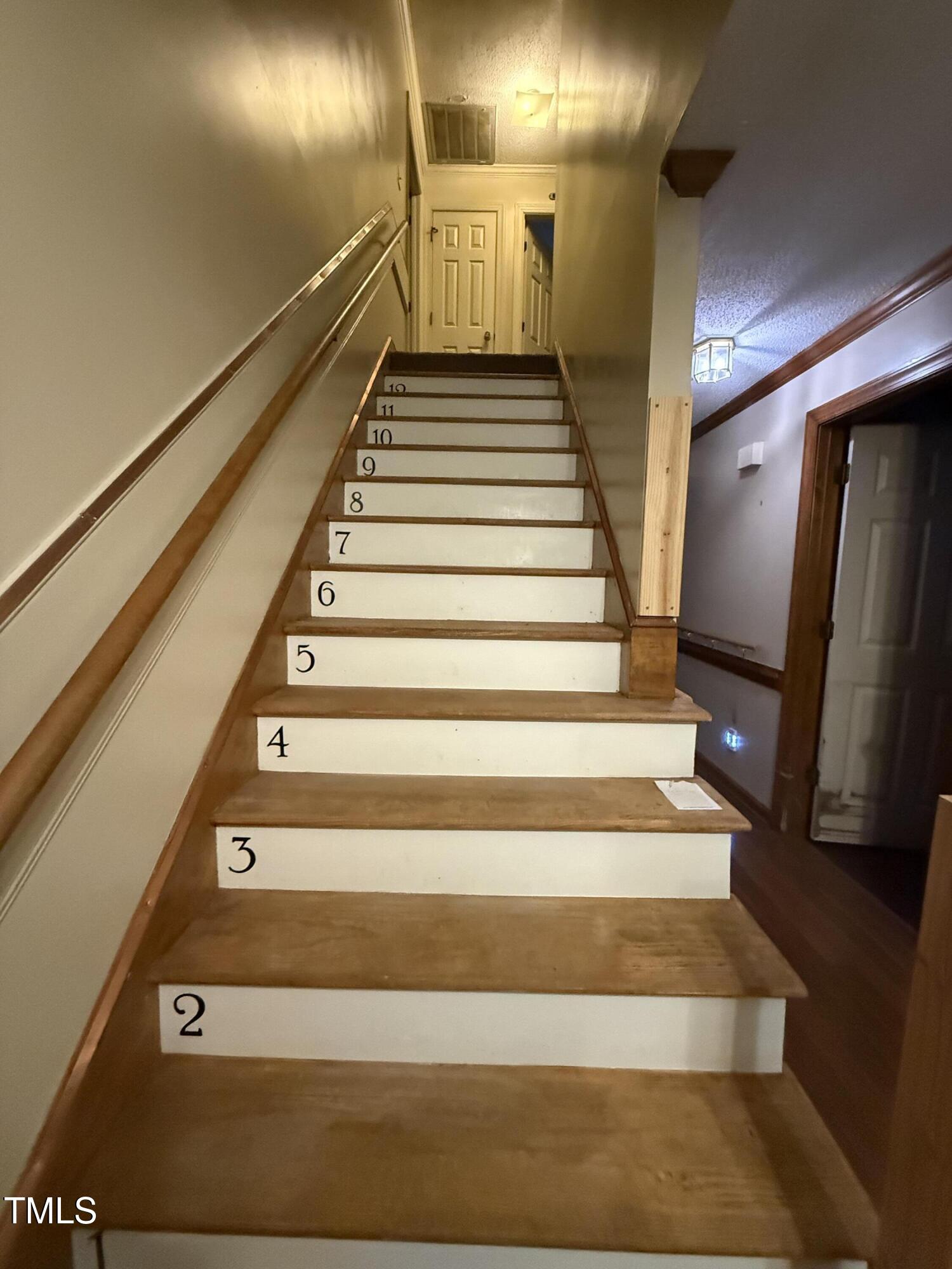 2037 Deer Trail