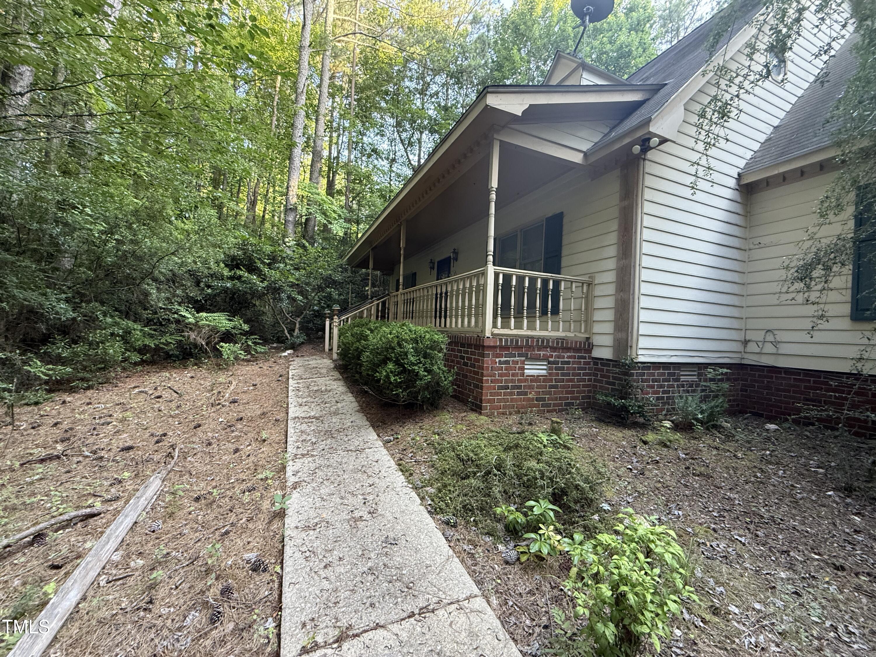2037 Deer Trail