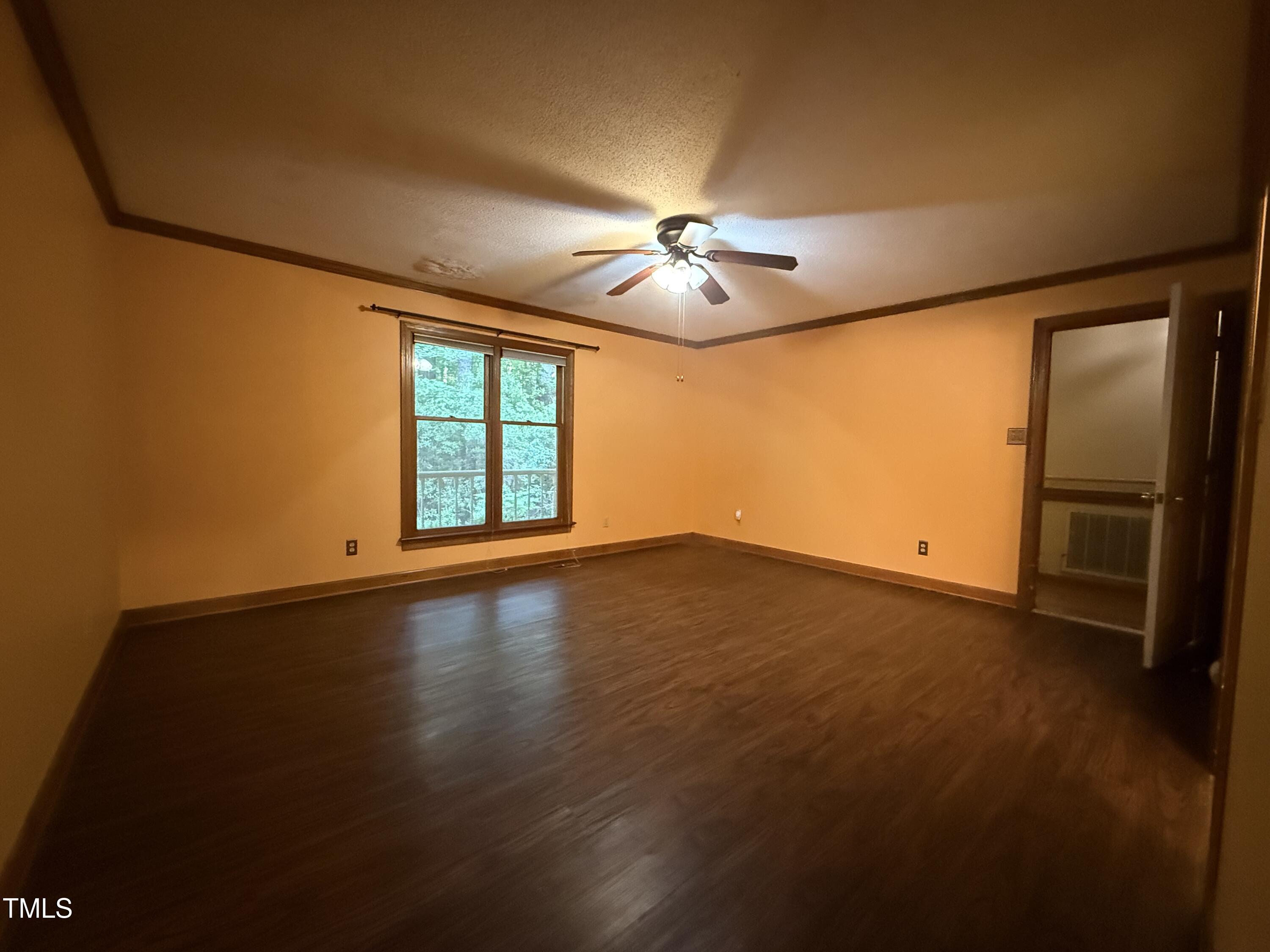 2037 Deer Trail