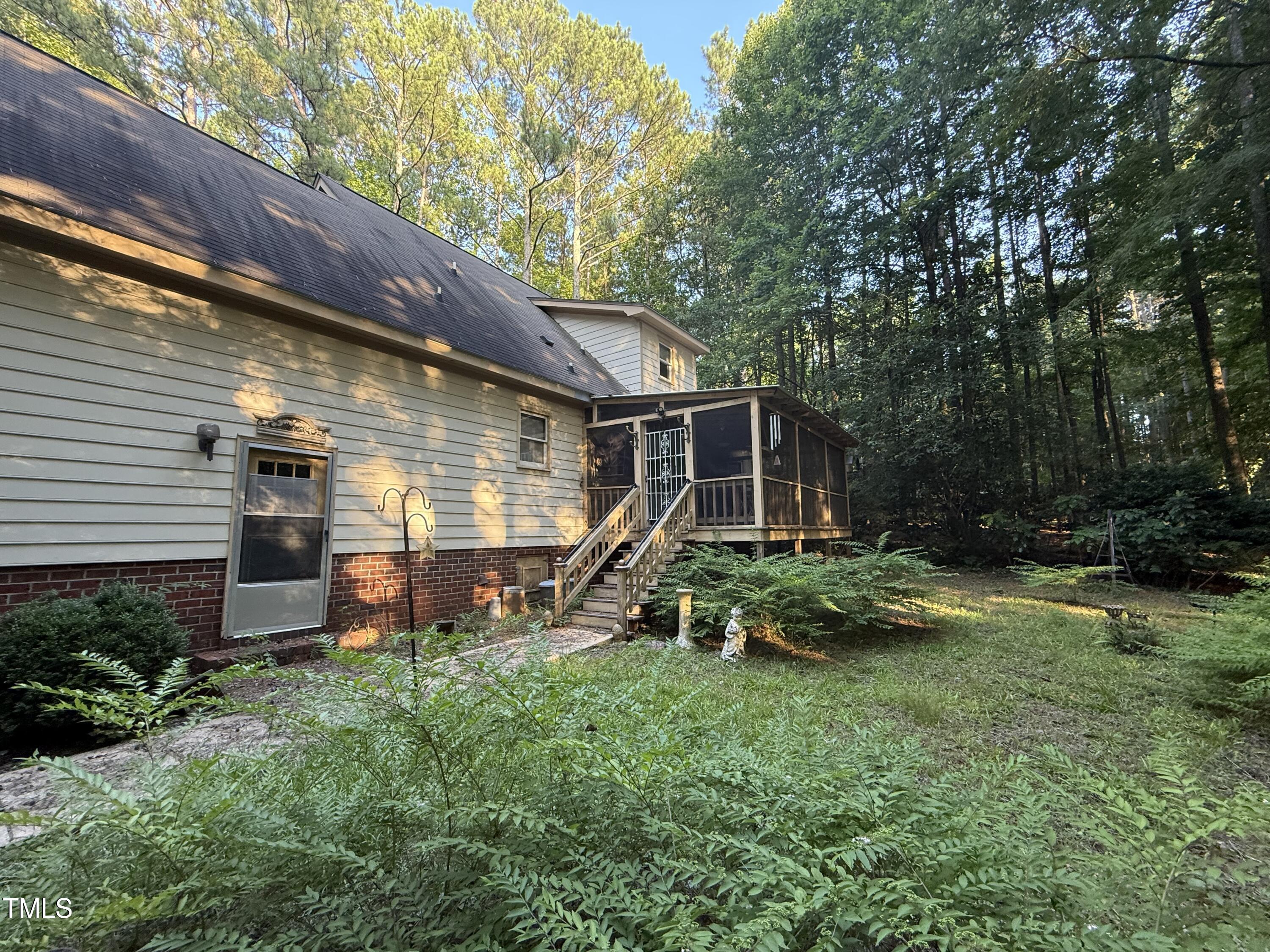 2037 Deer Trail