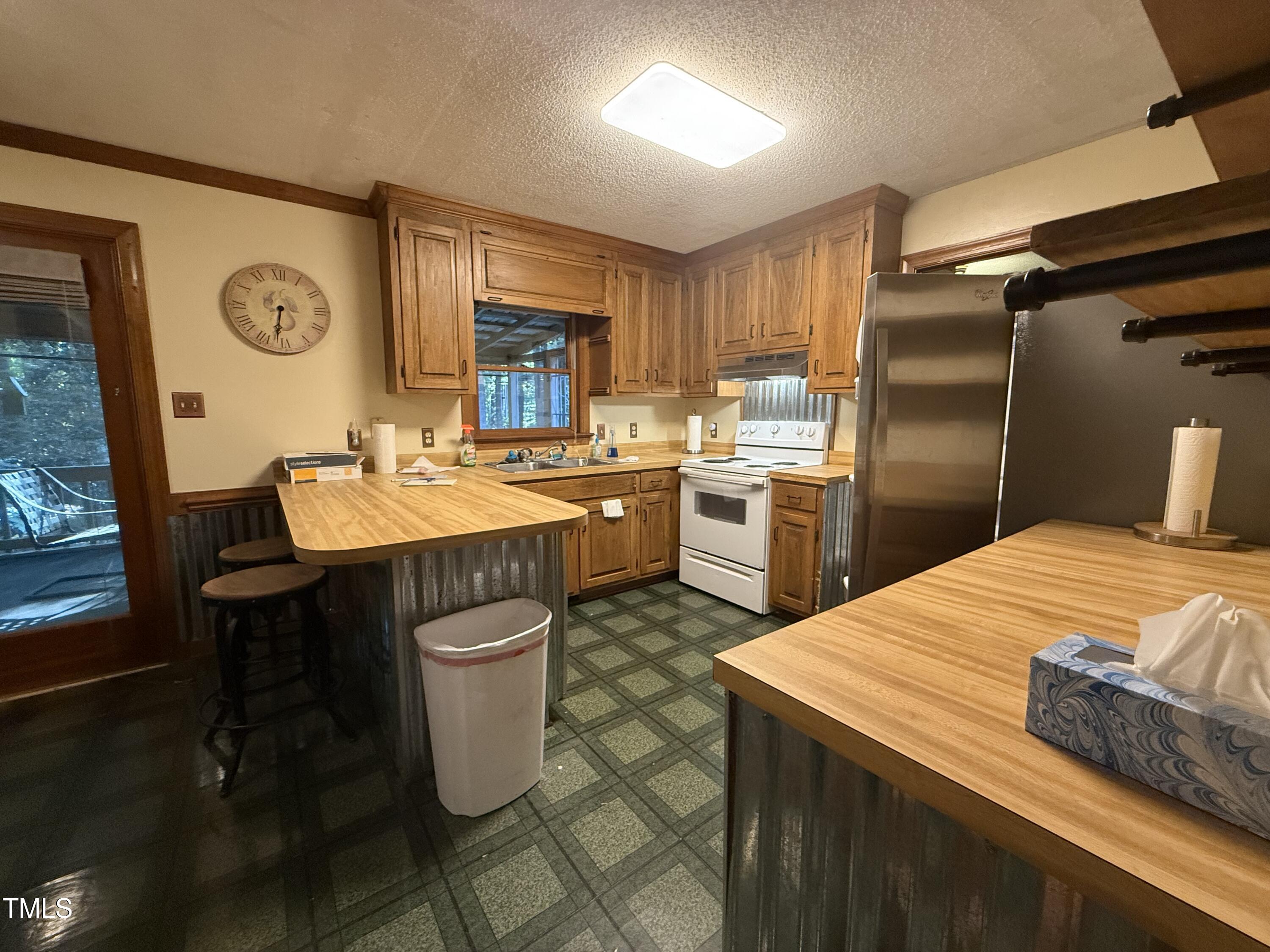 2037 Deer Trail