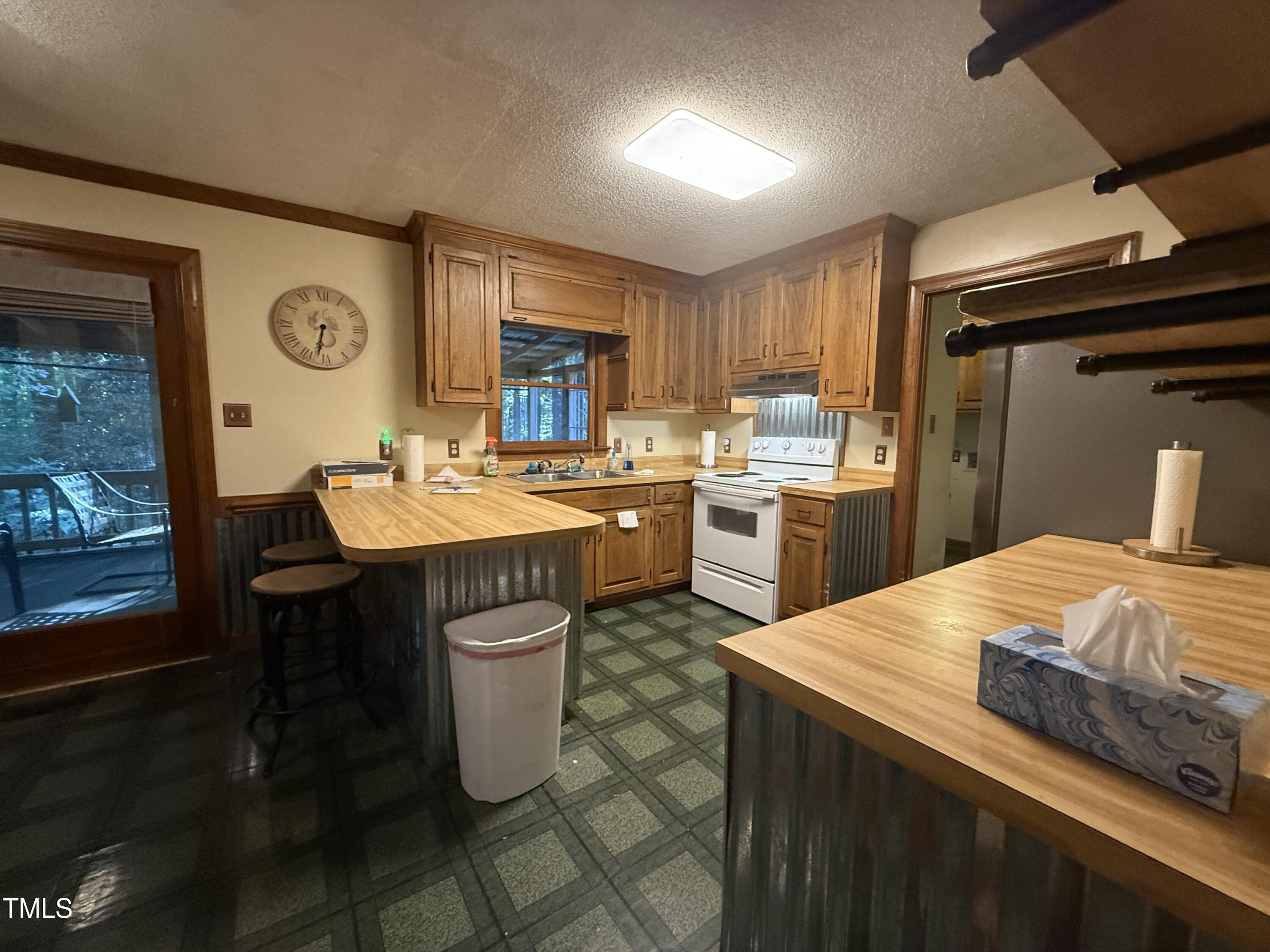 2037 Deer Trail