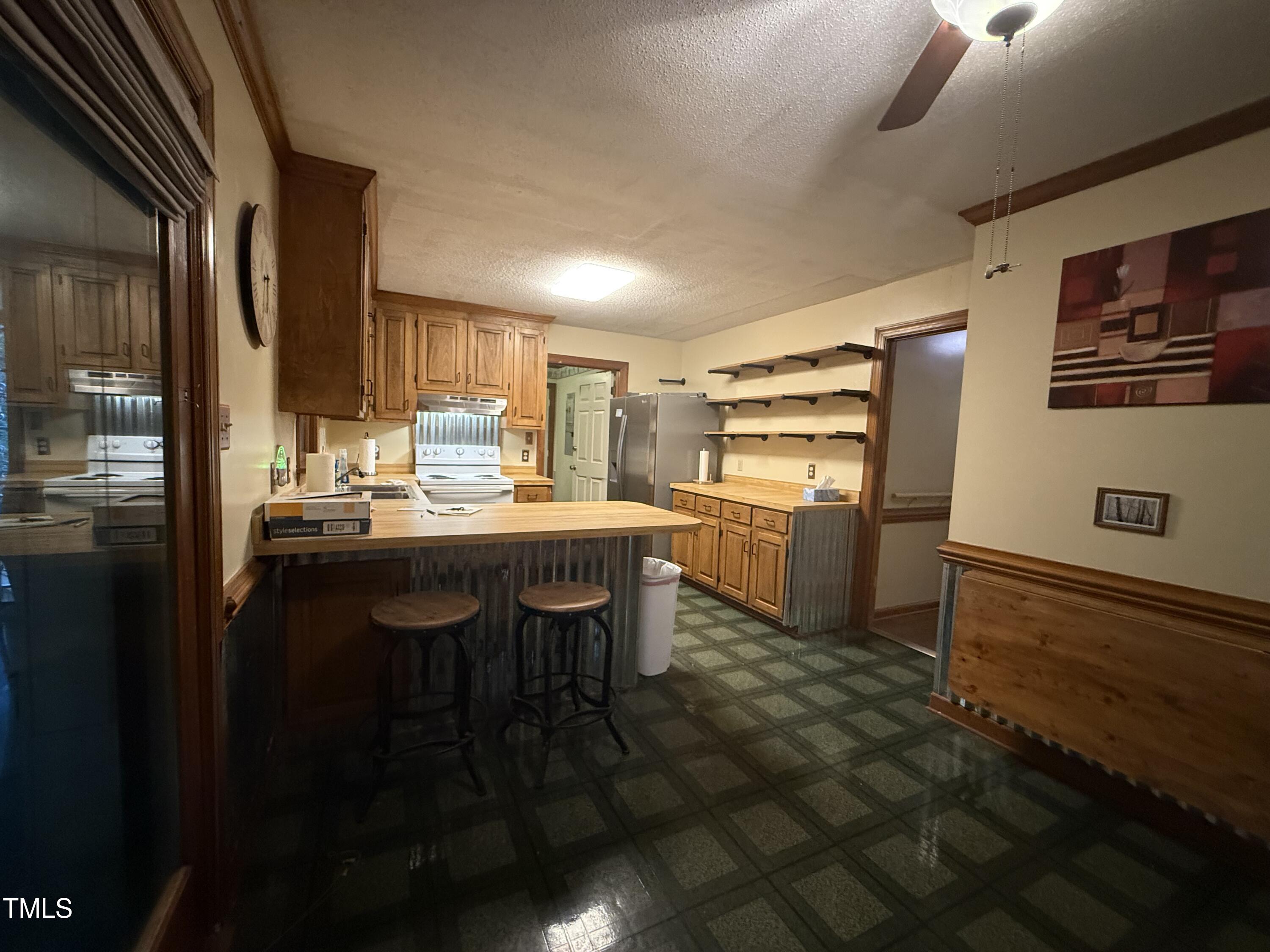 2037 Deer Trail