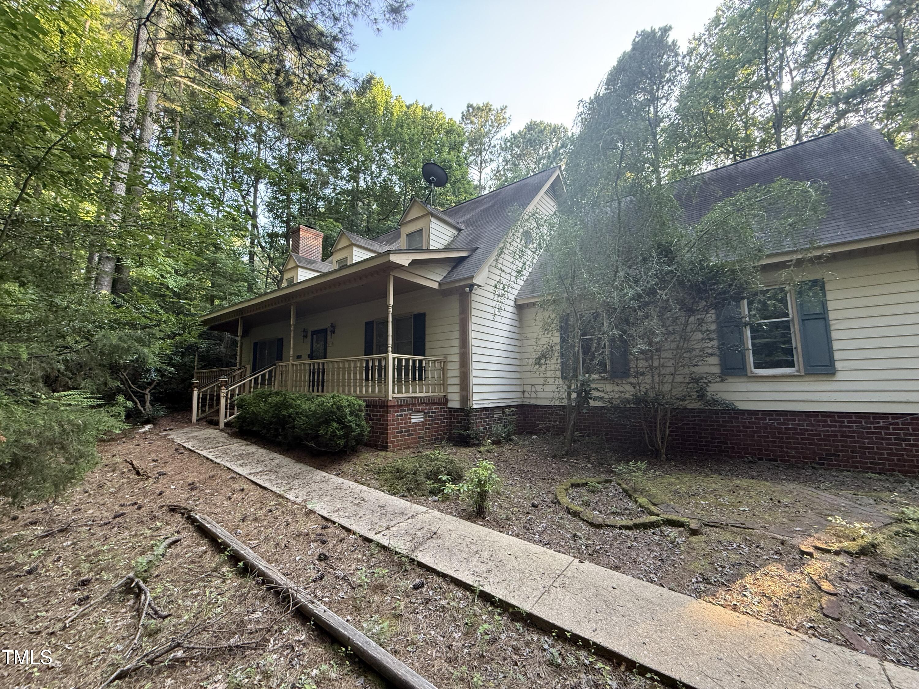 2037 Deer Trail