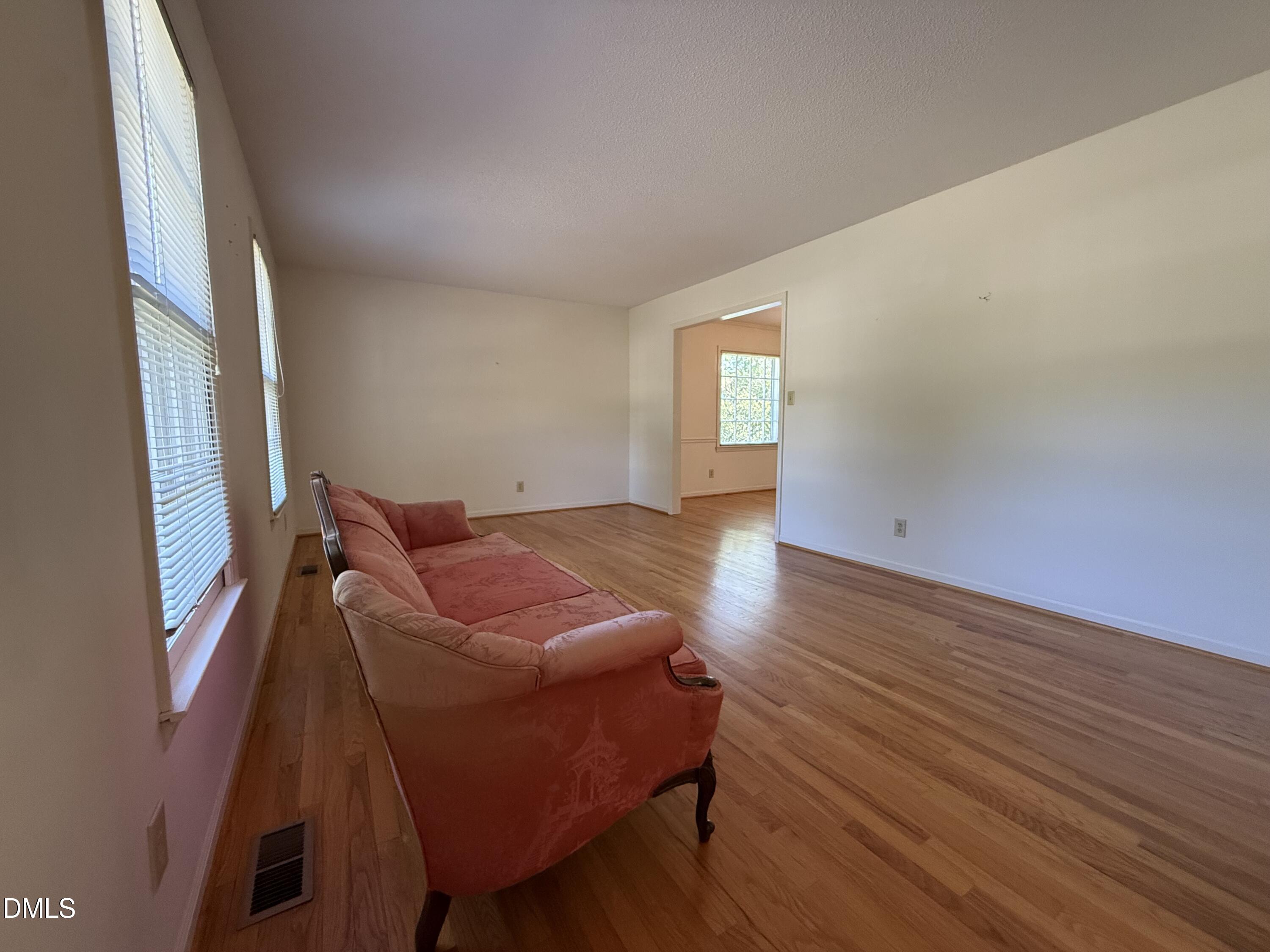 907 Chestnut Drive