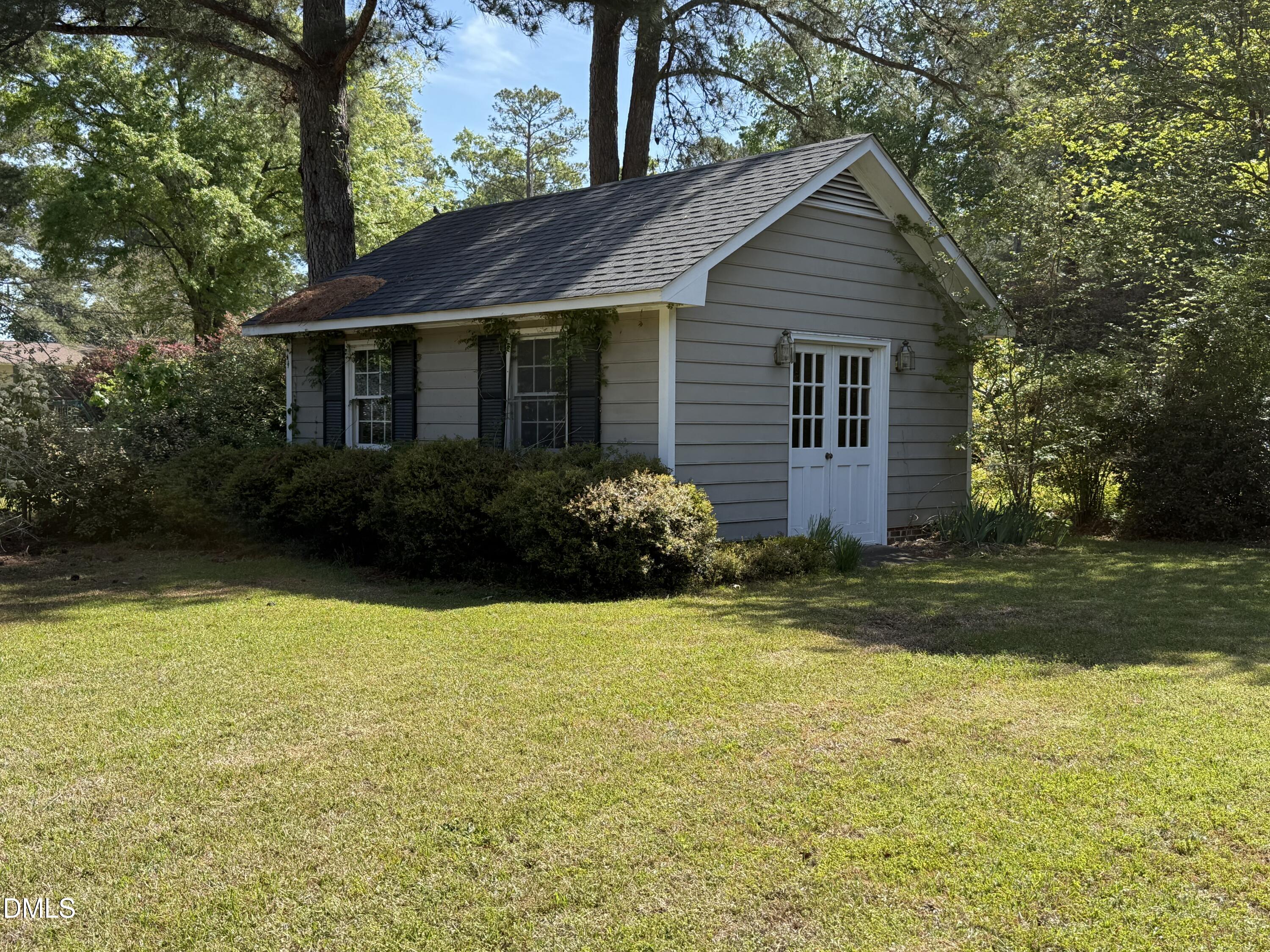 907 Chestnut Drive