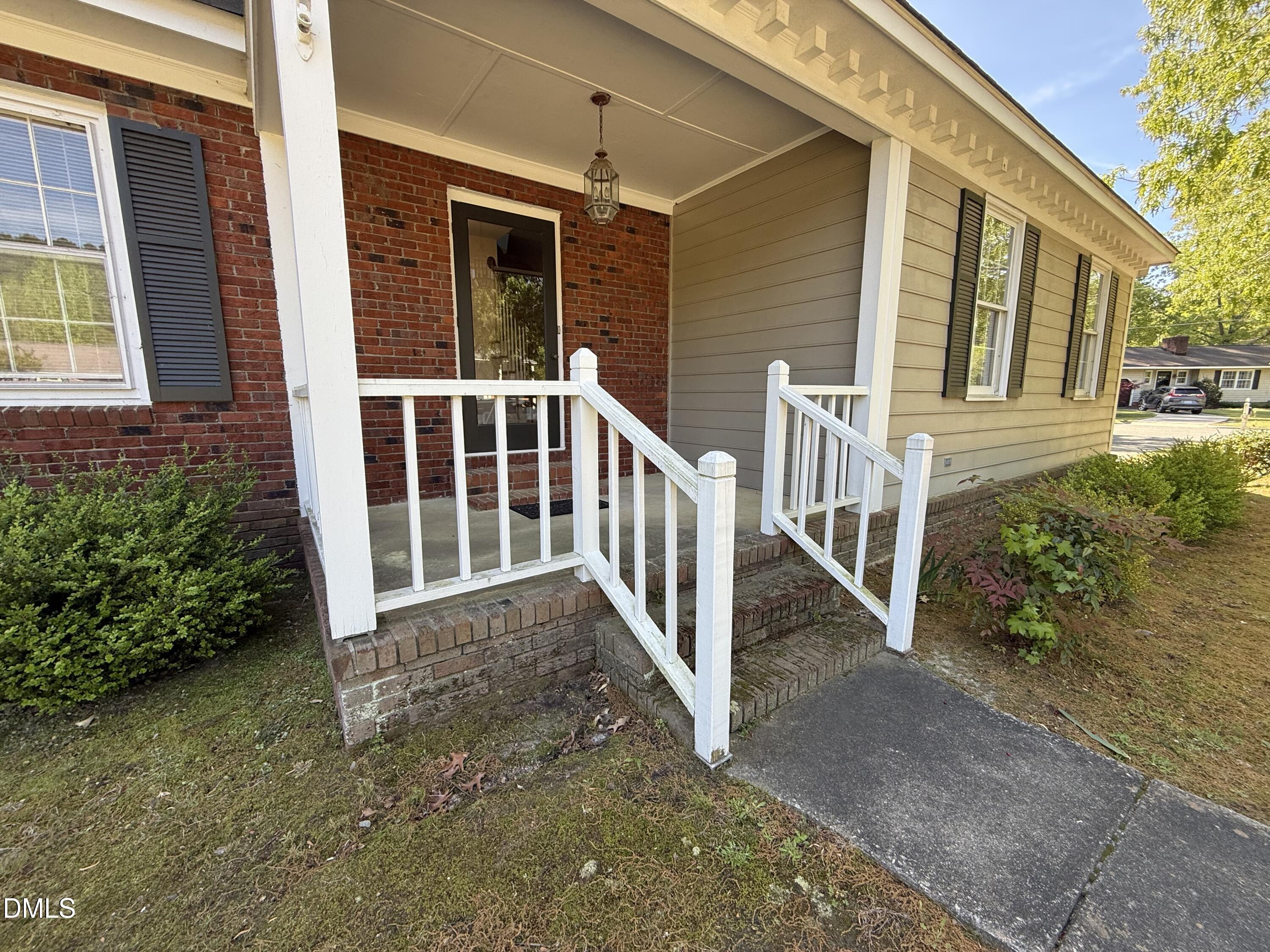 907 Chestnut Drive