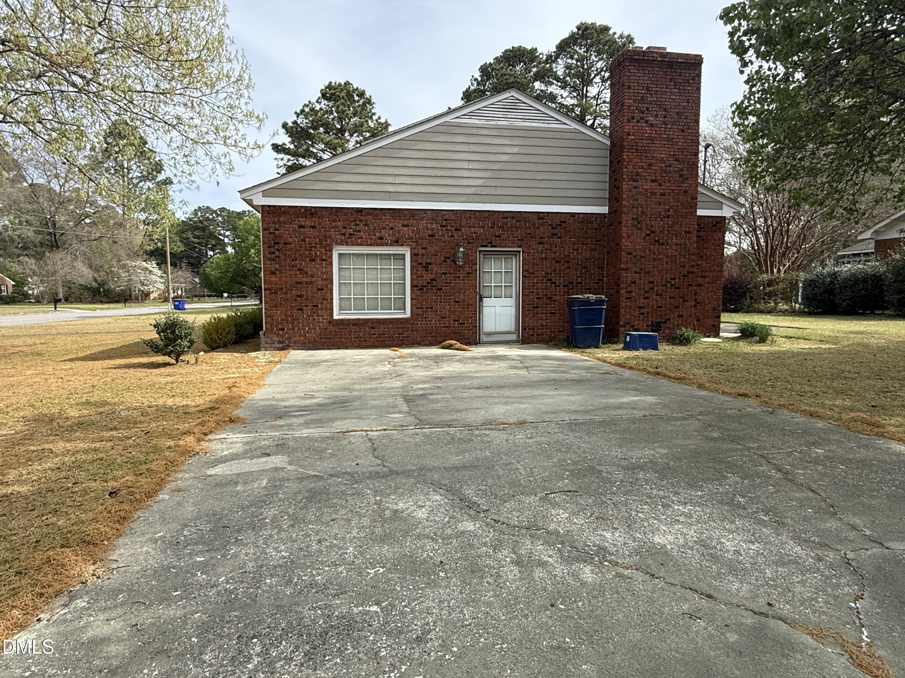 907 Chestnut Drive