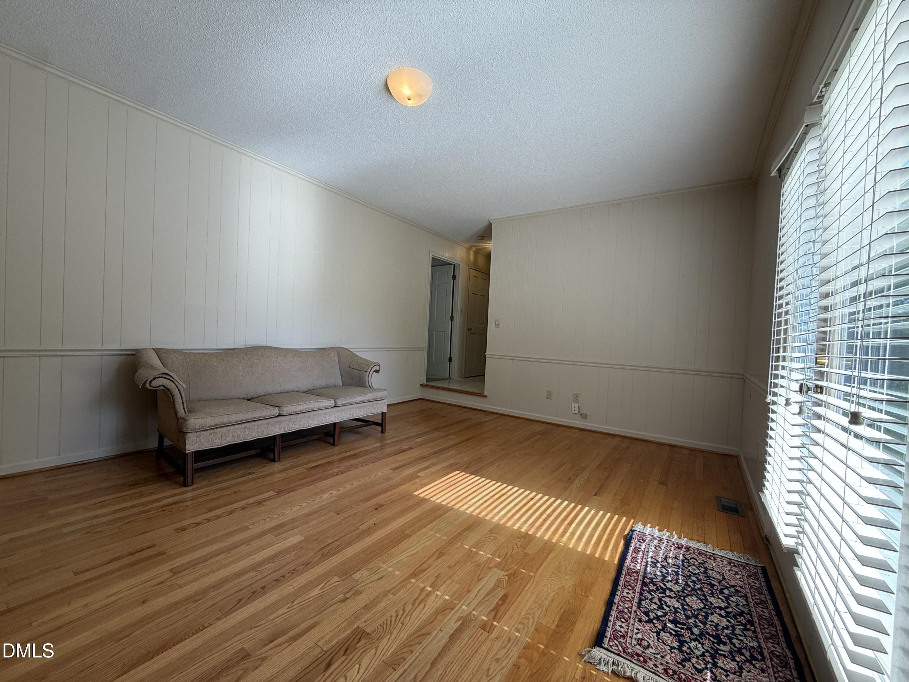 907 Chestnut Drive