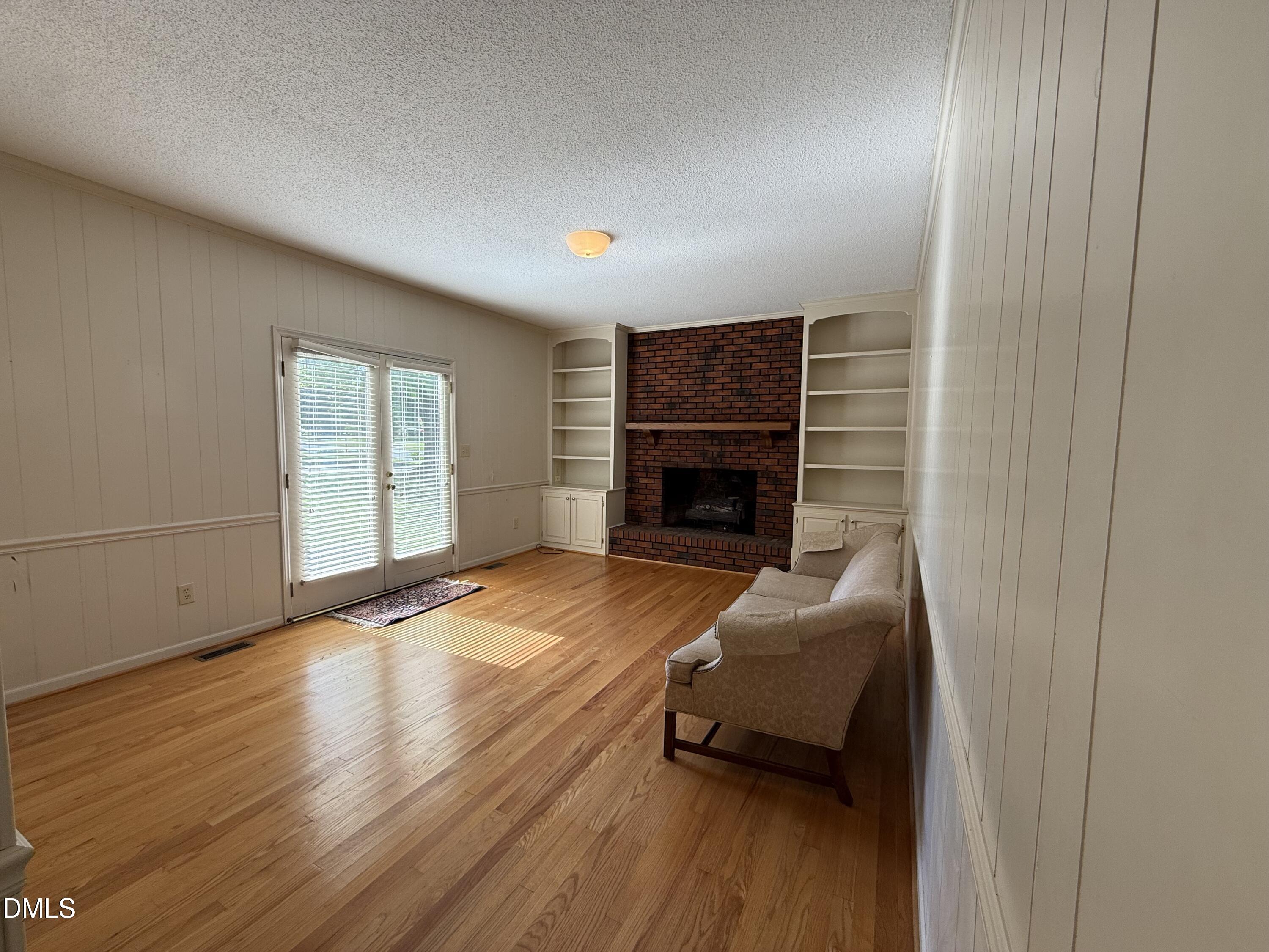 907 Chestnut Drive