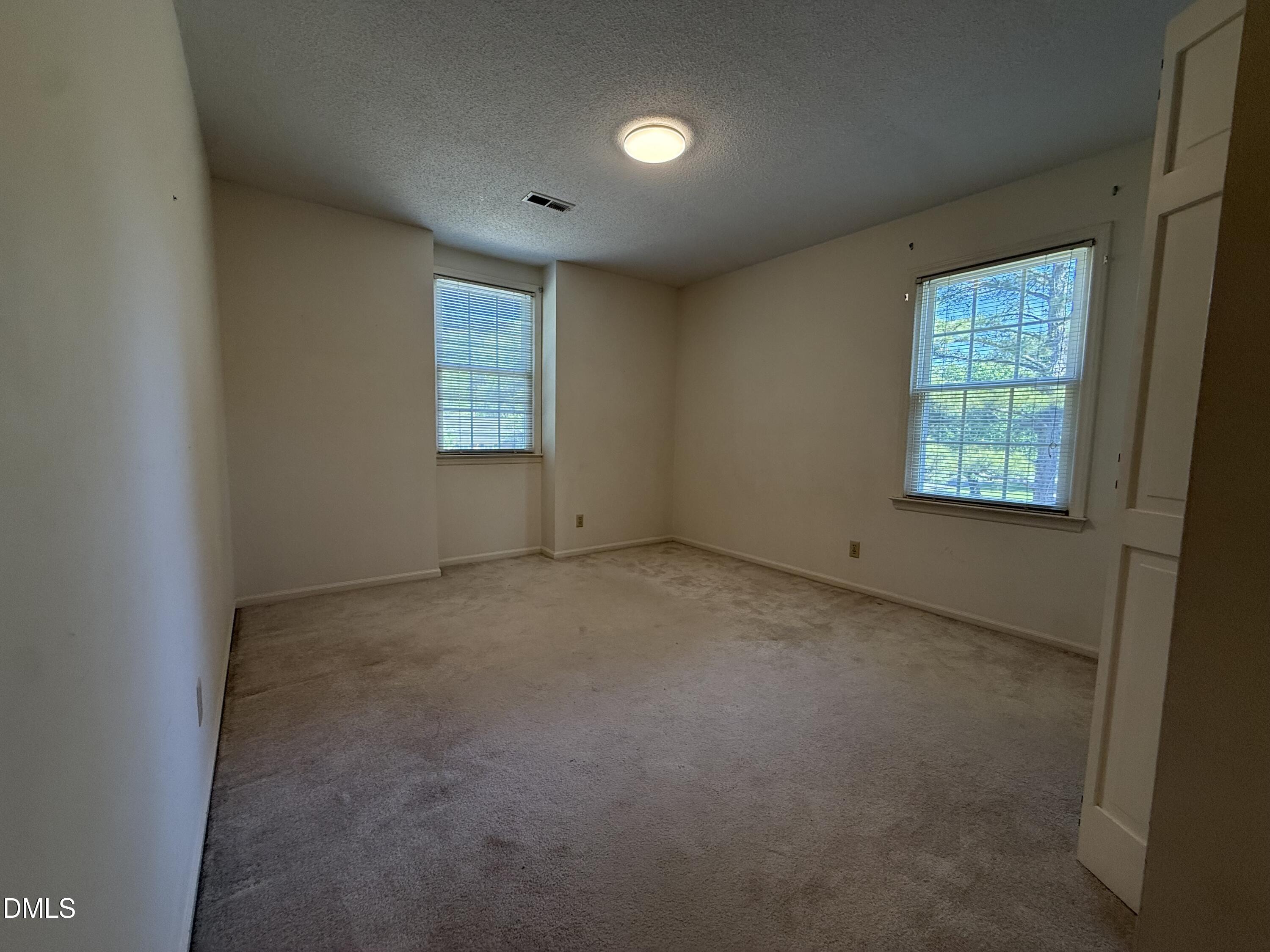 907 Chestnut Drive