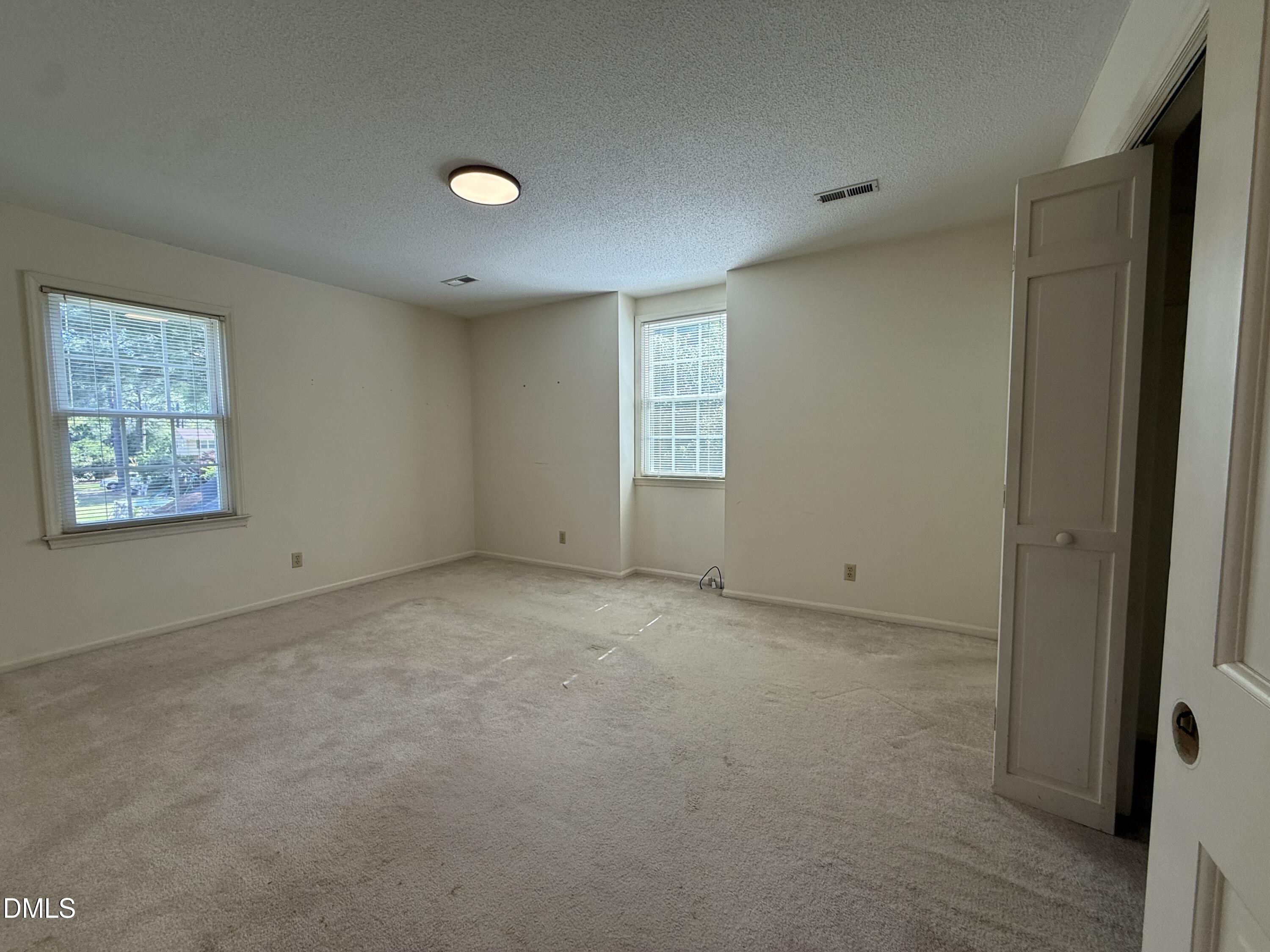 907 Chestnut Drive