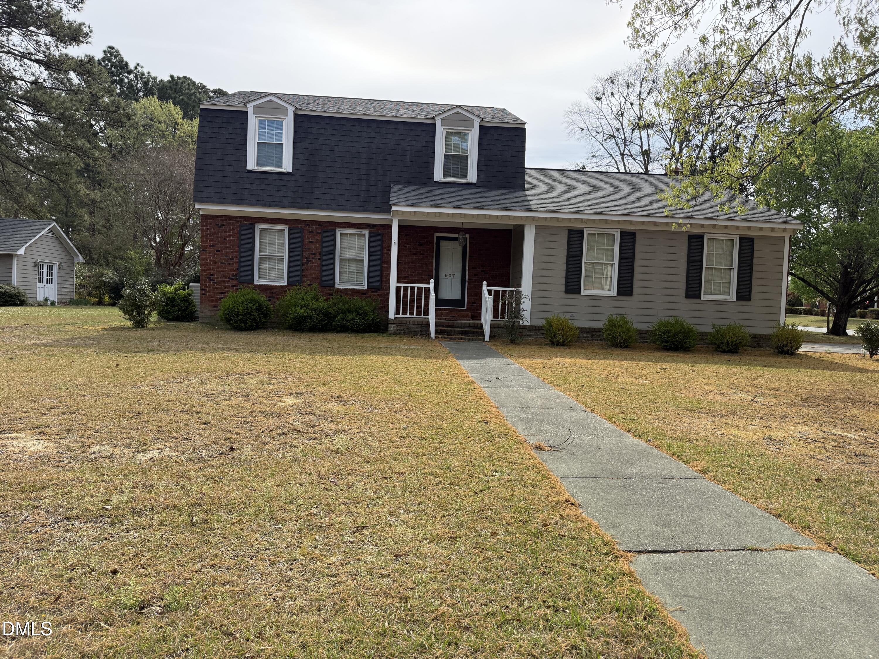 907 Chestnut Drive