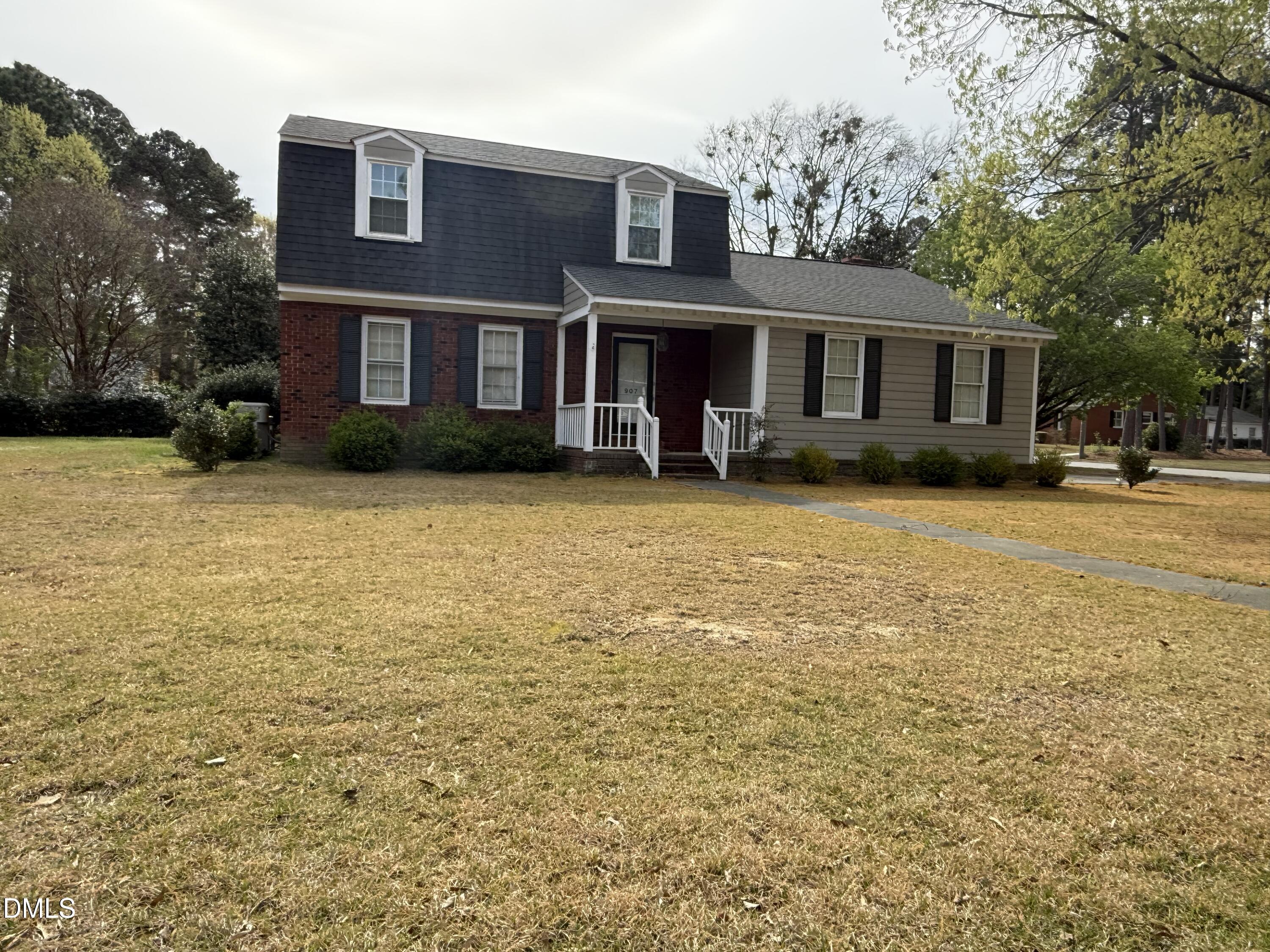 907 Chestnut Drive