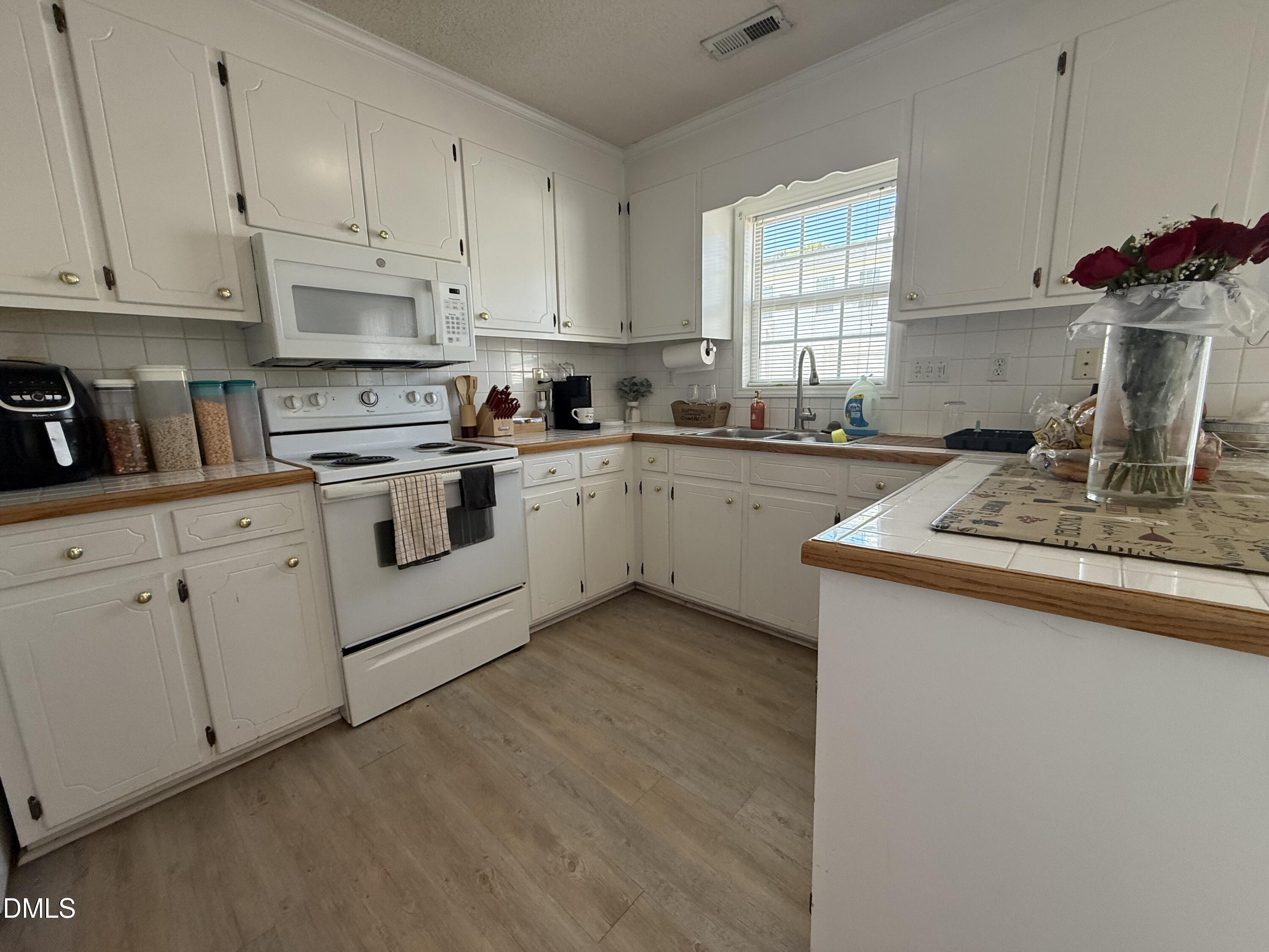 3835 Sterling Pointe Drive Unit: Rr5