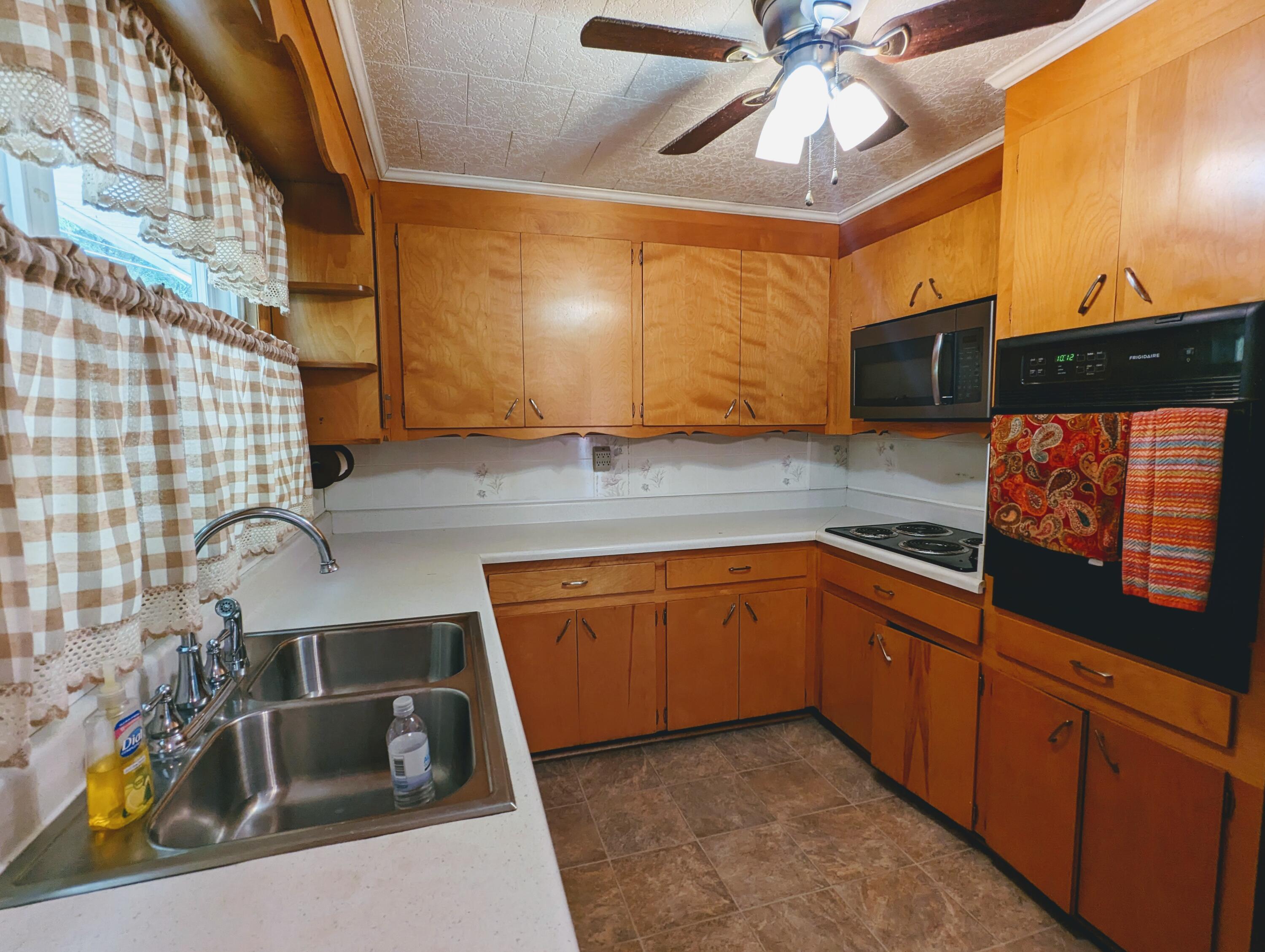 1032 Old Wagon Road