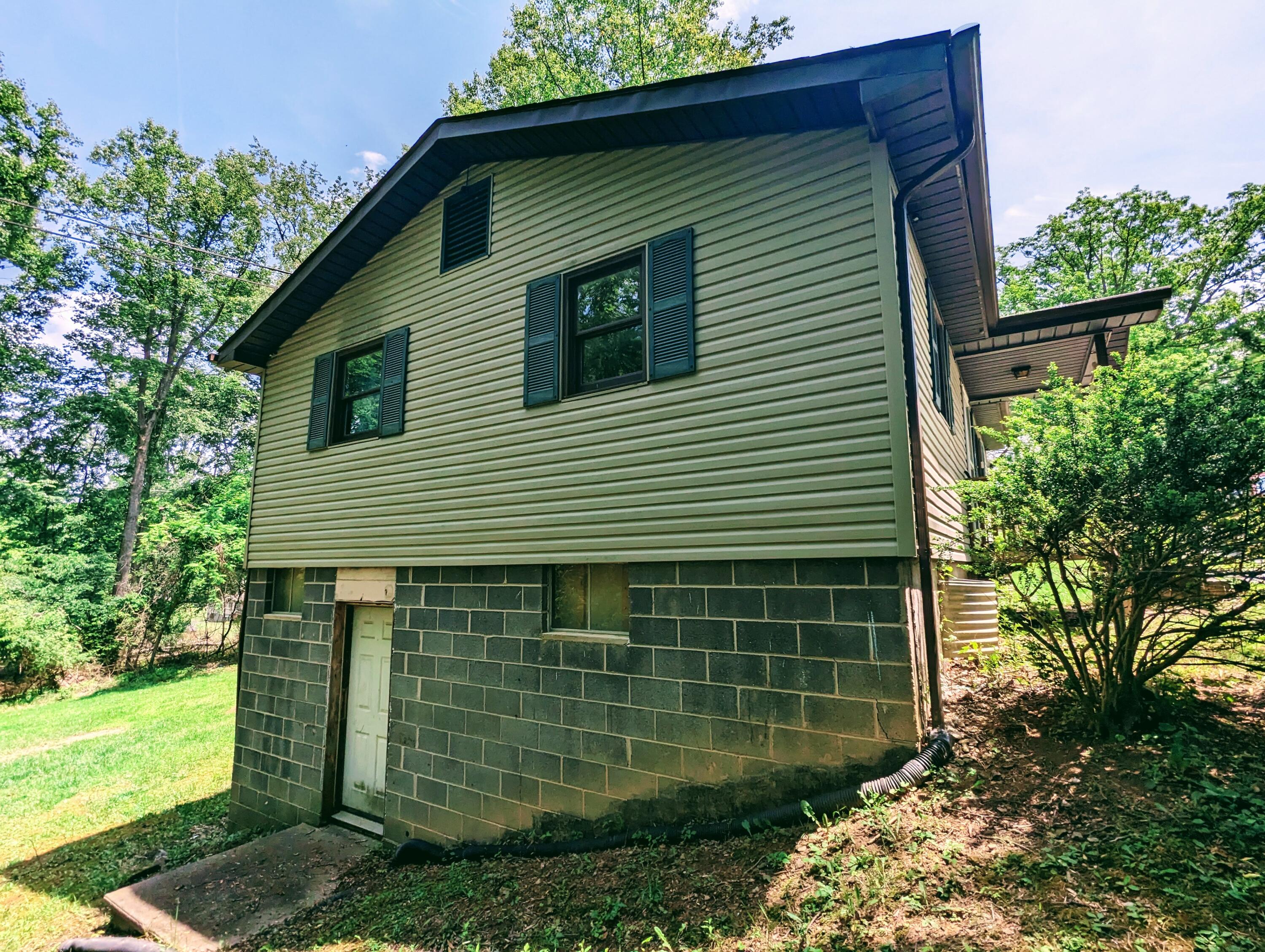 109 Lambert Lane