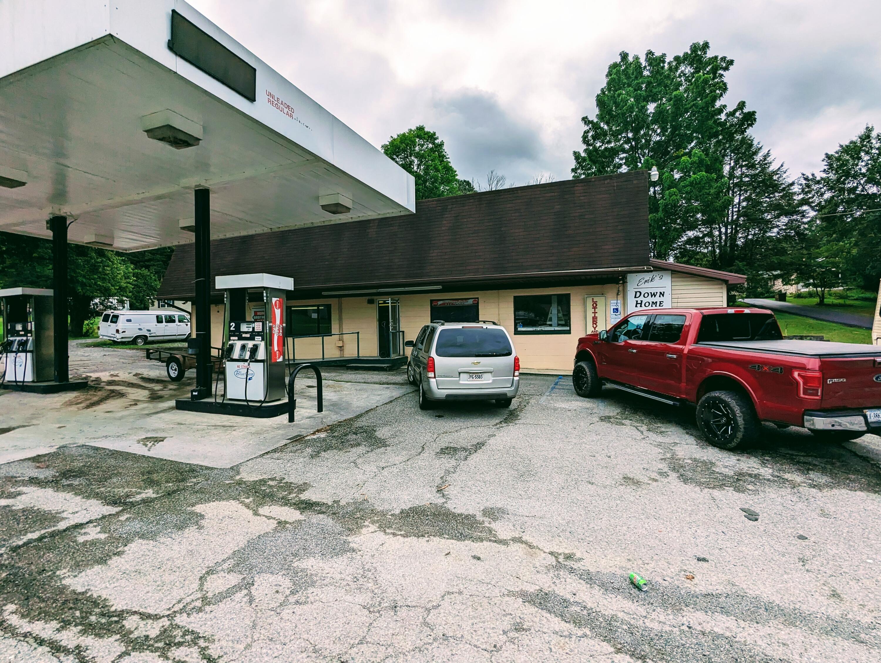 1080 The Lake Road