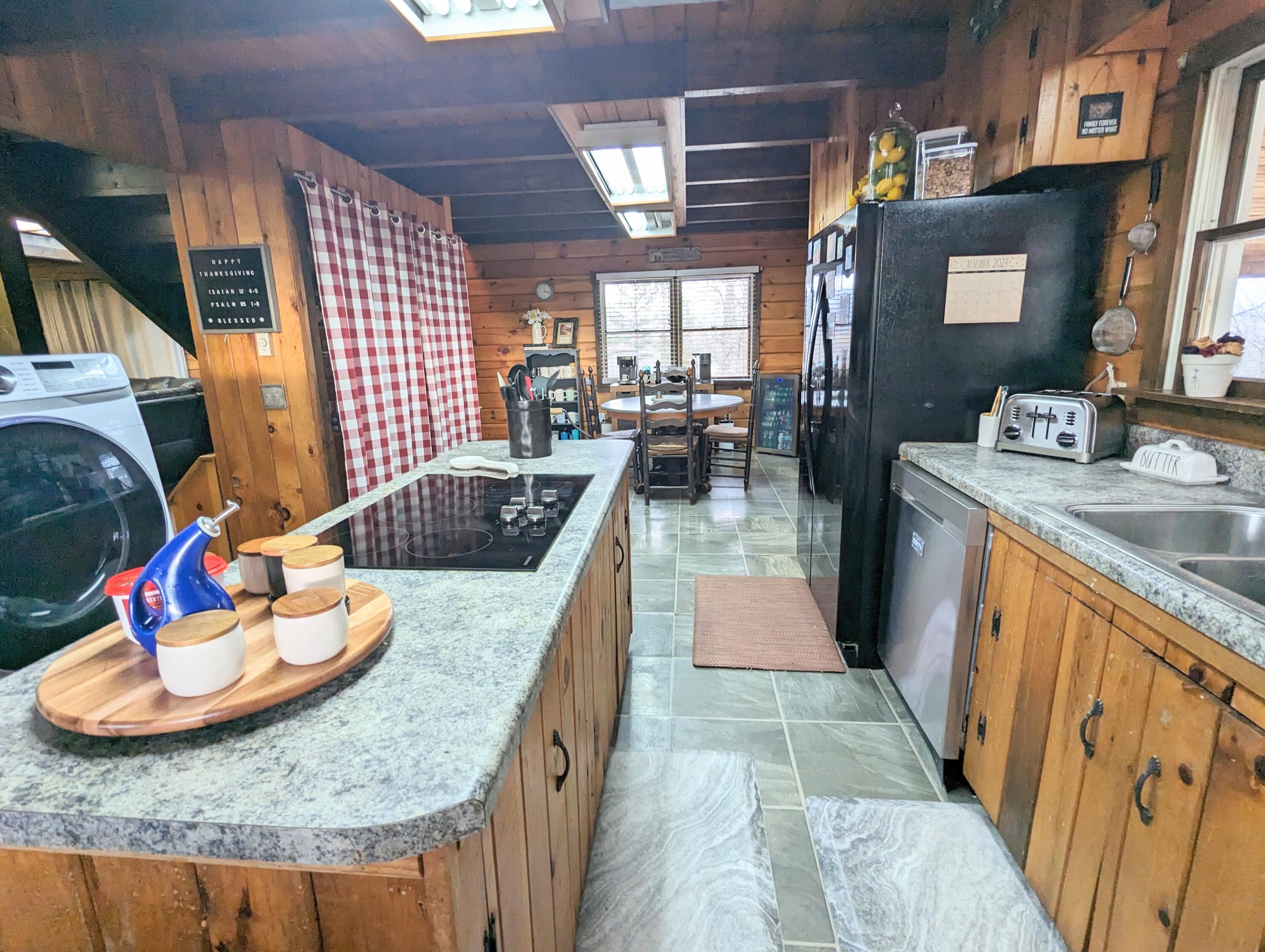 155 Commanders Lane