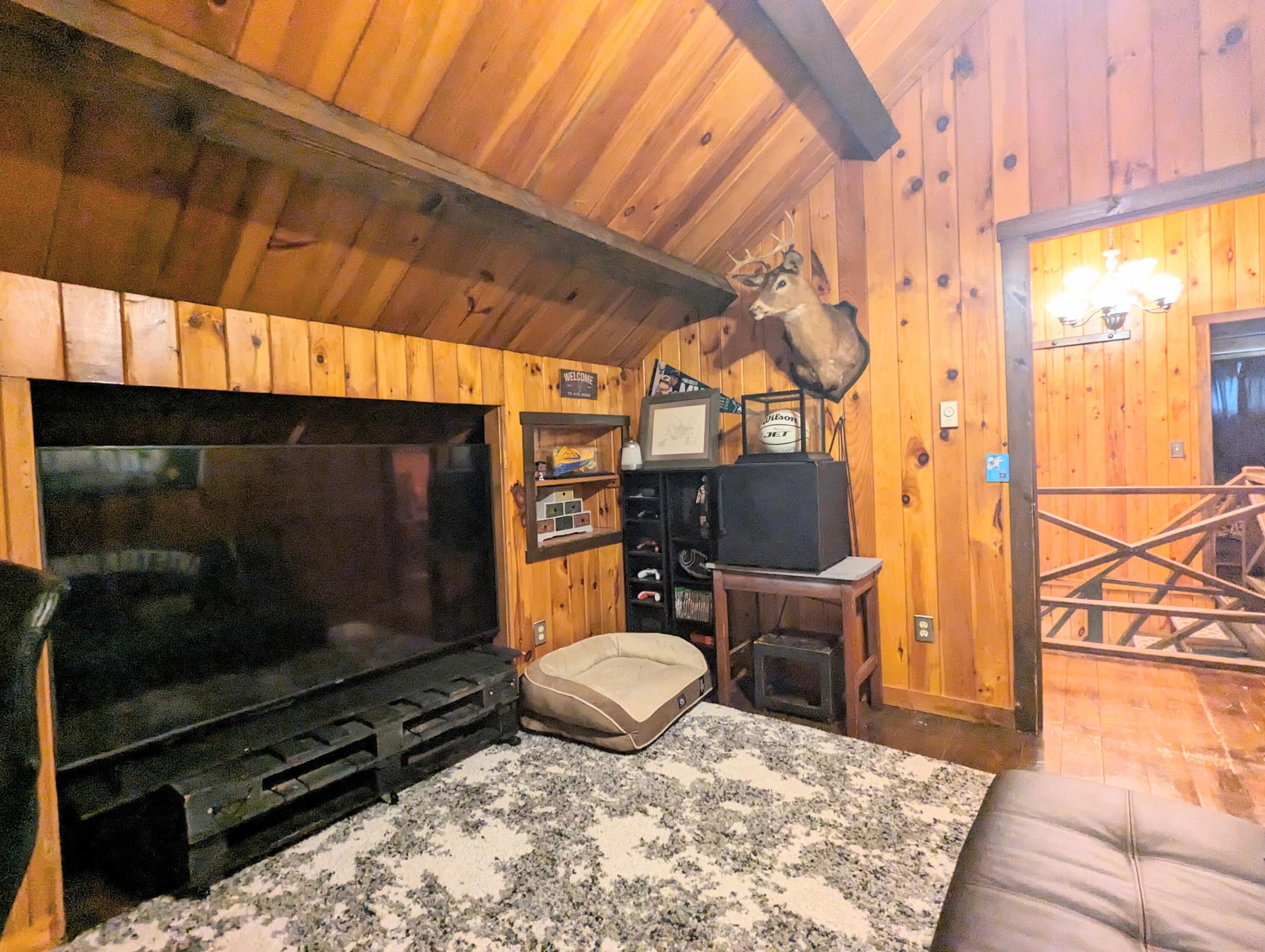 155 Commanders Lane