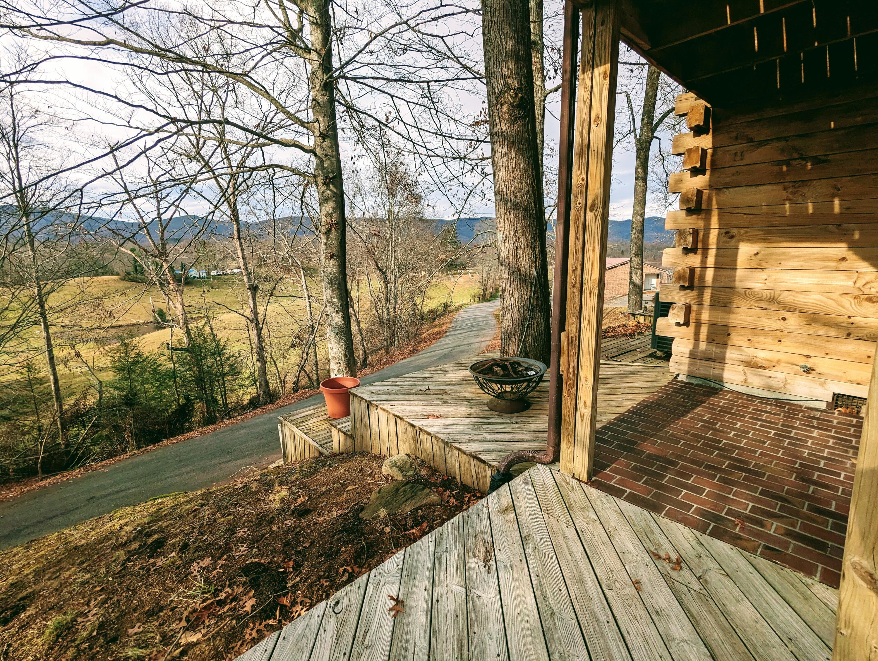 155 Commanders Lane