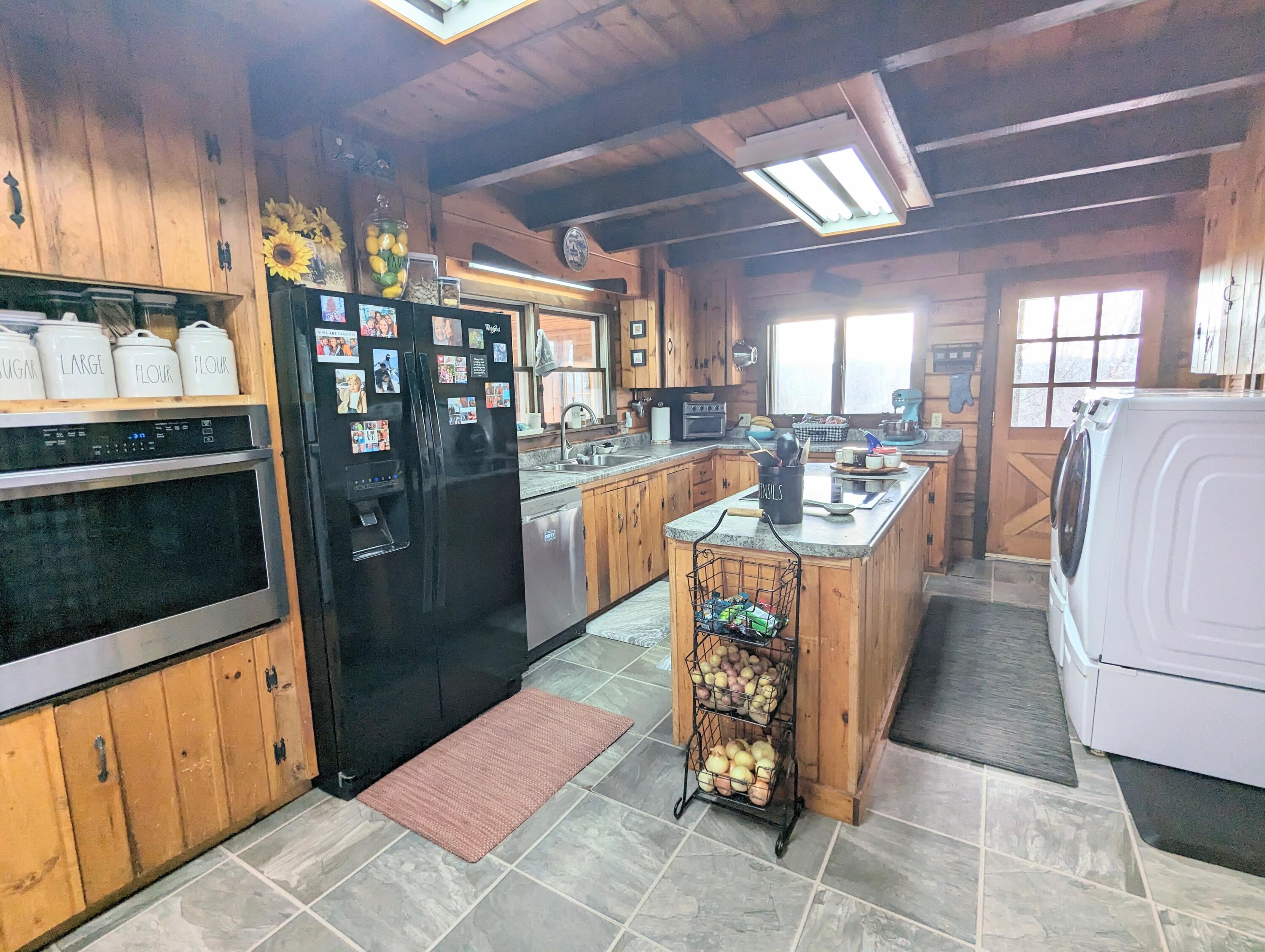 155 Commanders Lane