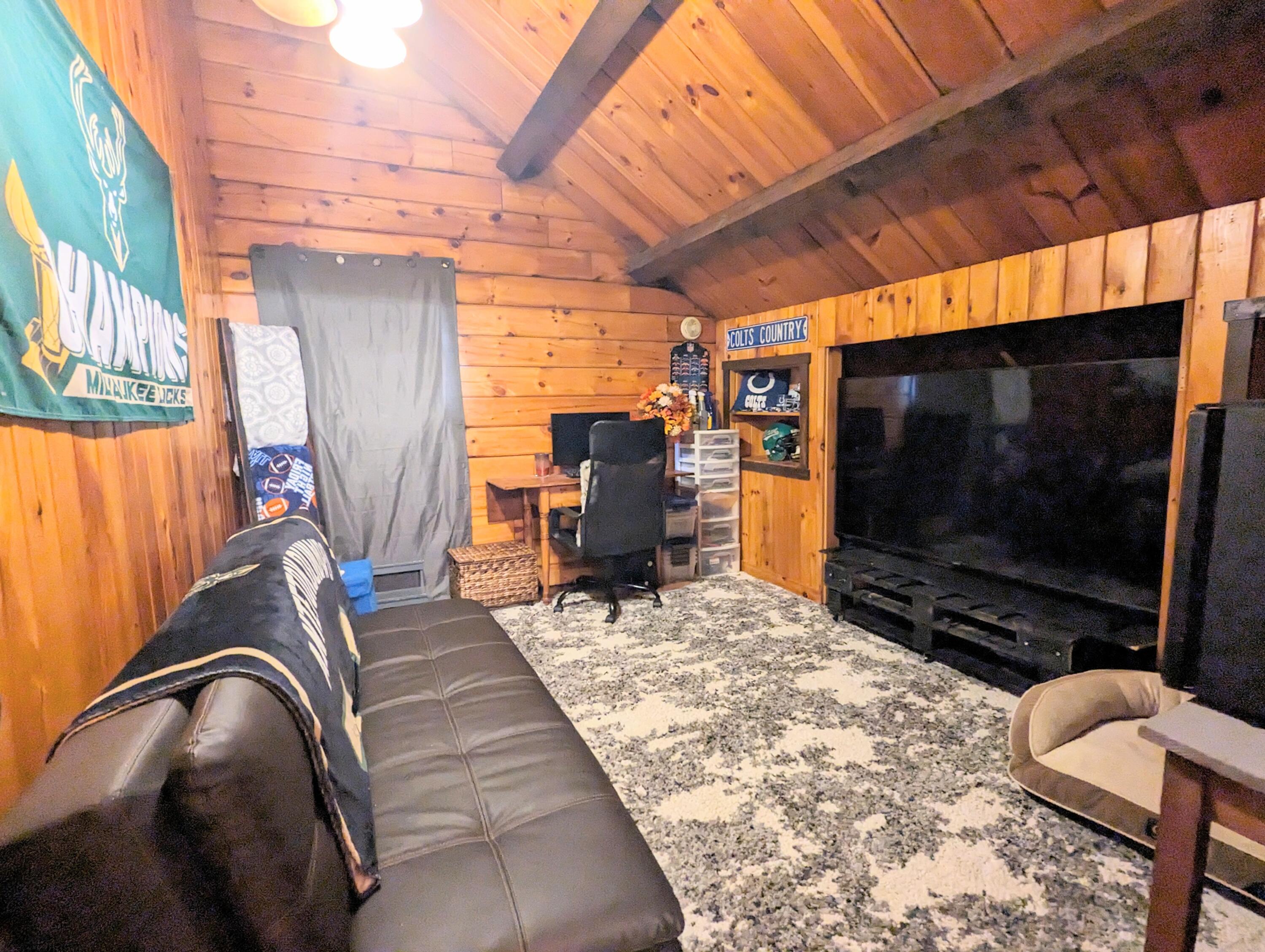 155 Commanders Lane