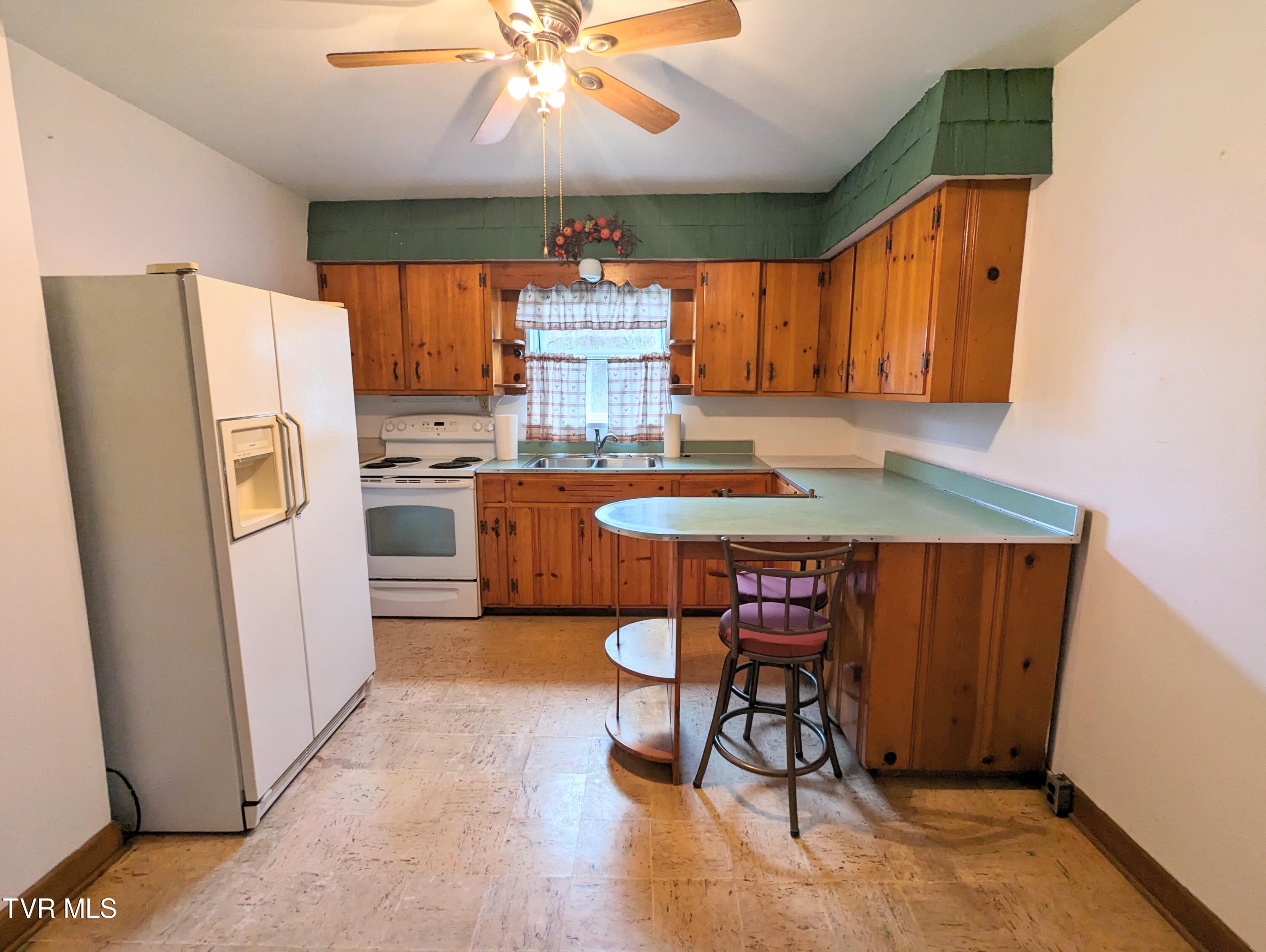 1544 Compton Combs Ridge Road