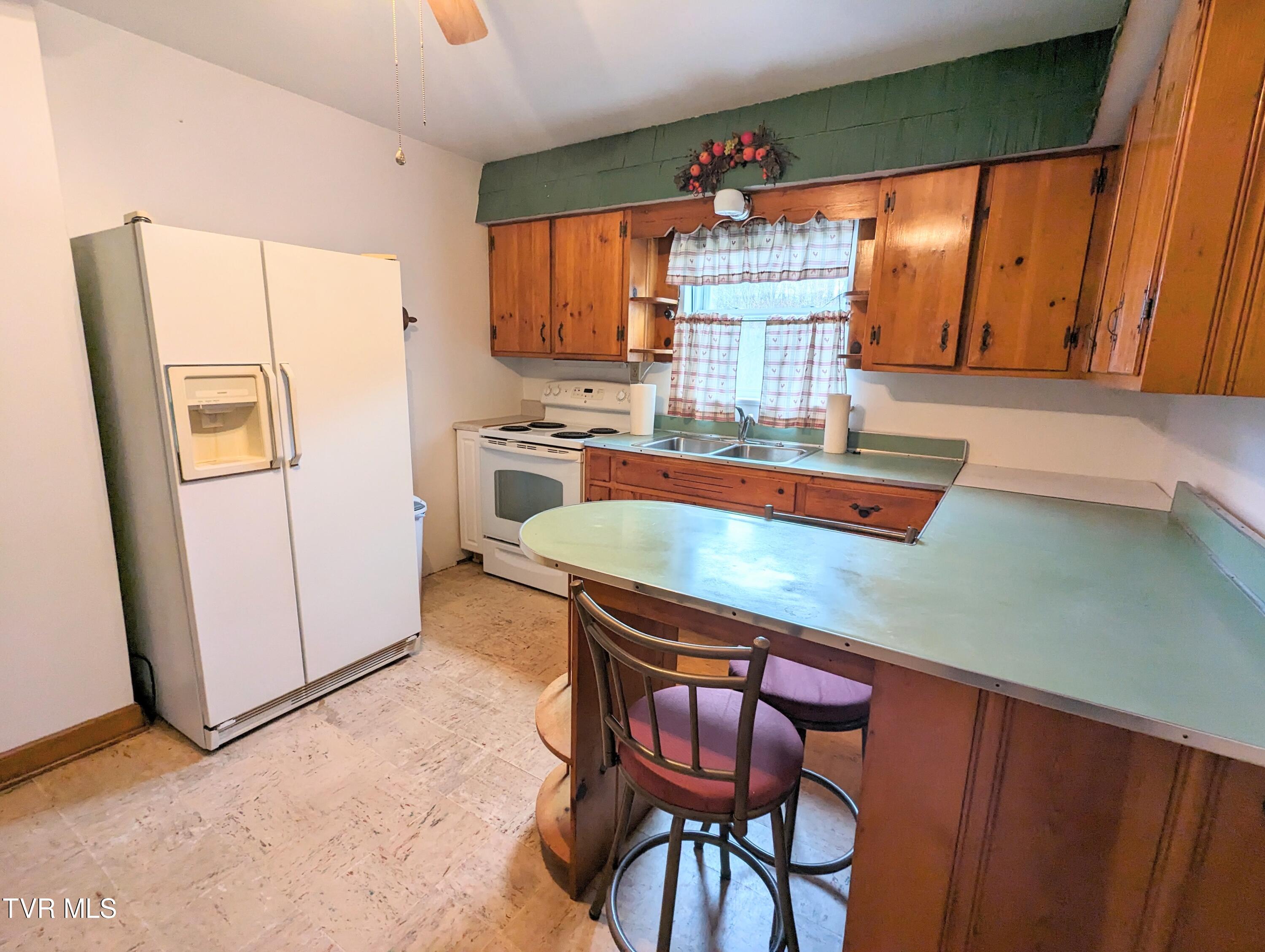 1544 Compton Combs Ridge Road