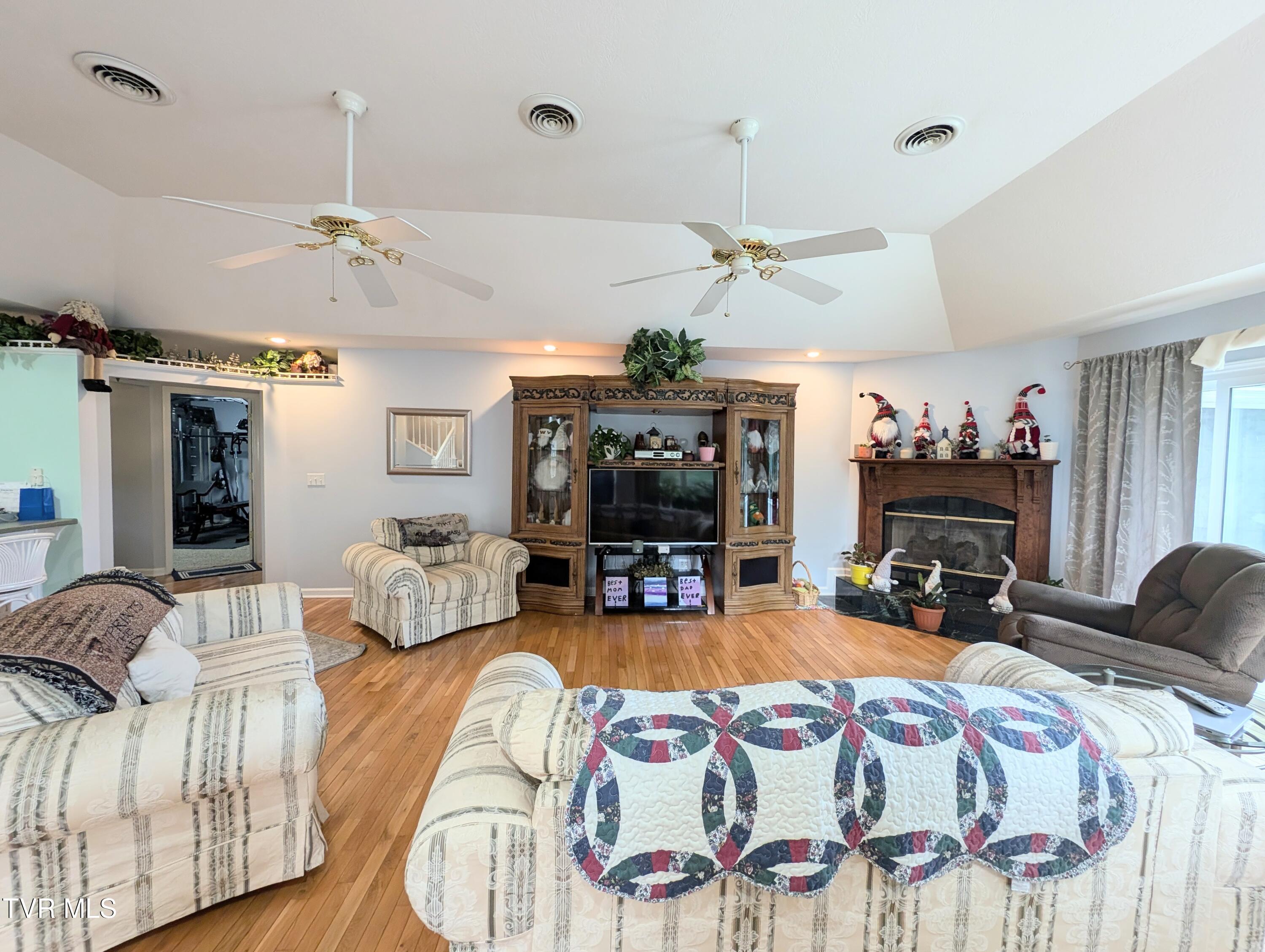 1058 Nealy Ridge