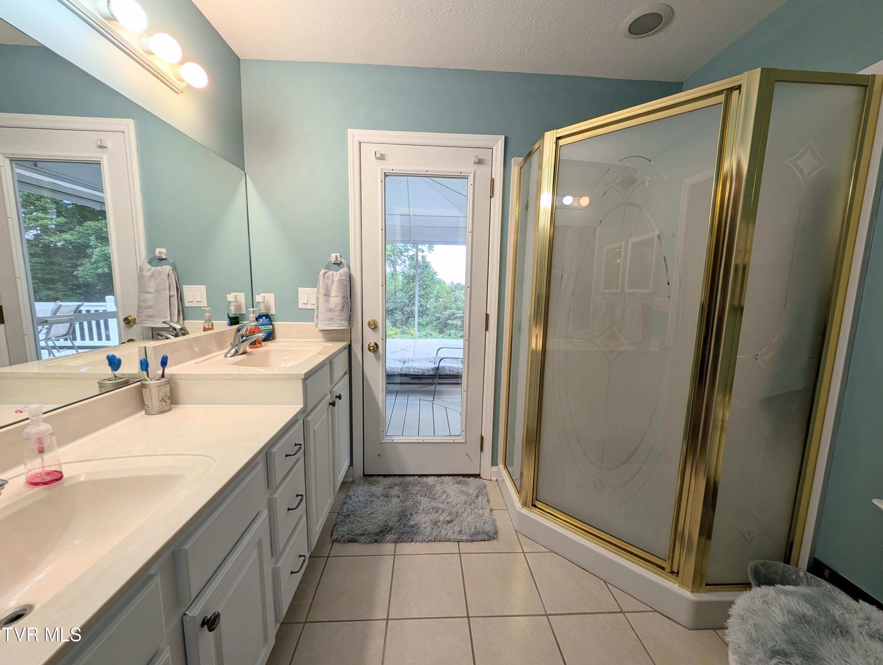 1058 Nealy Ridge