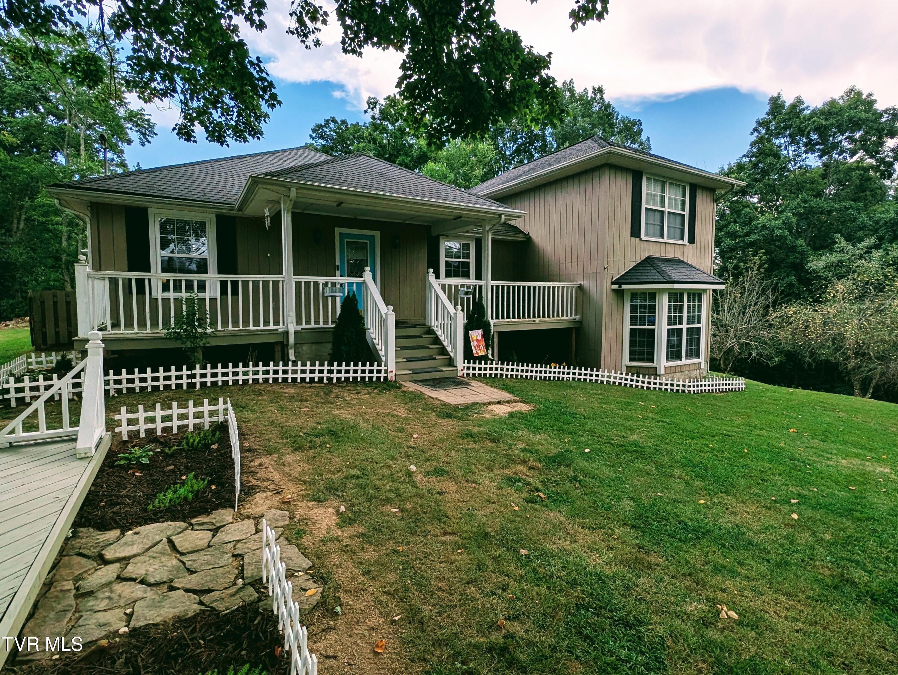 1058 Nealy Ridge