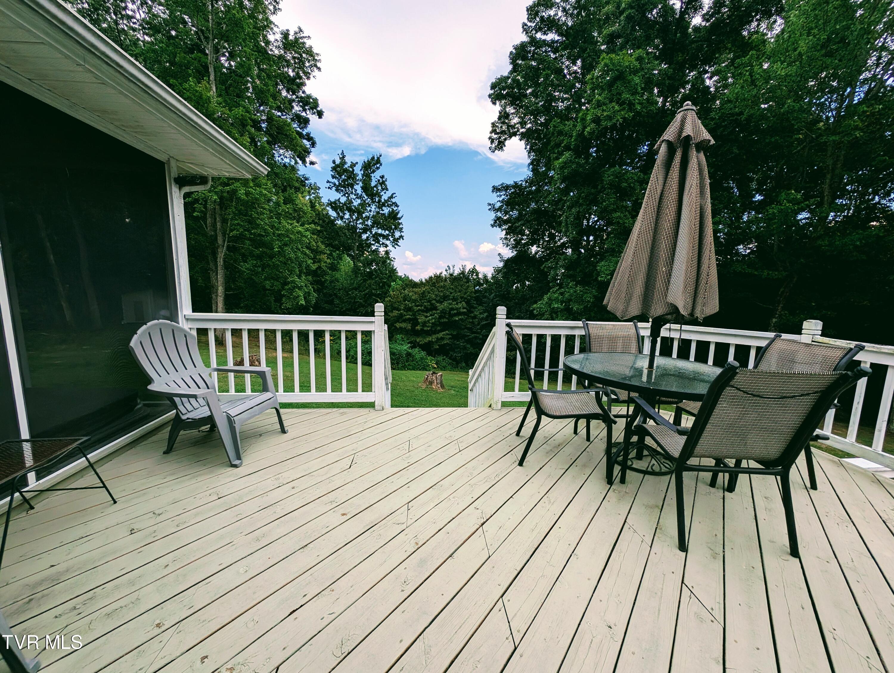 1058 Nealy Ridge