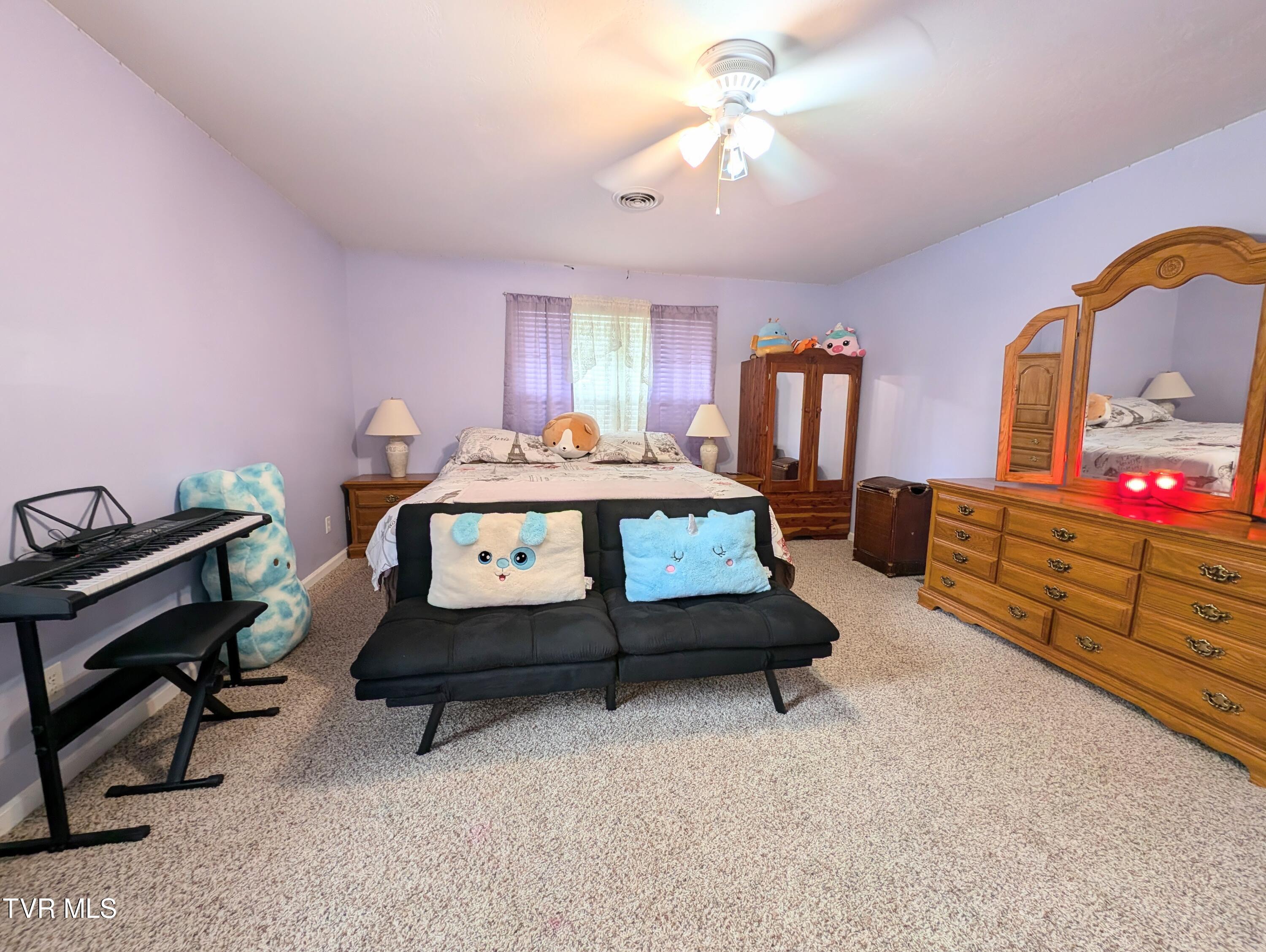 1058 Nealy Ridge