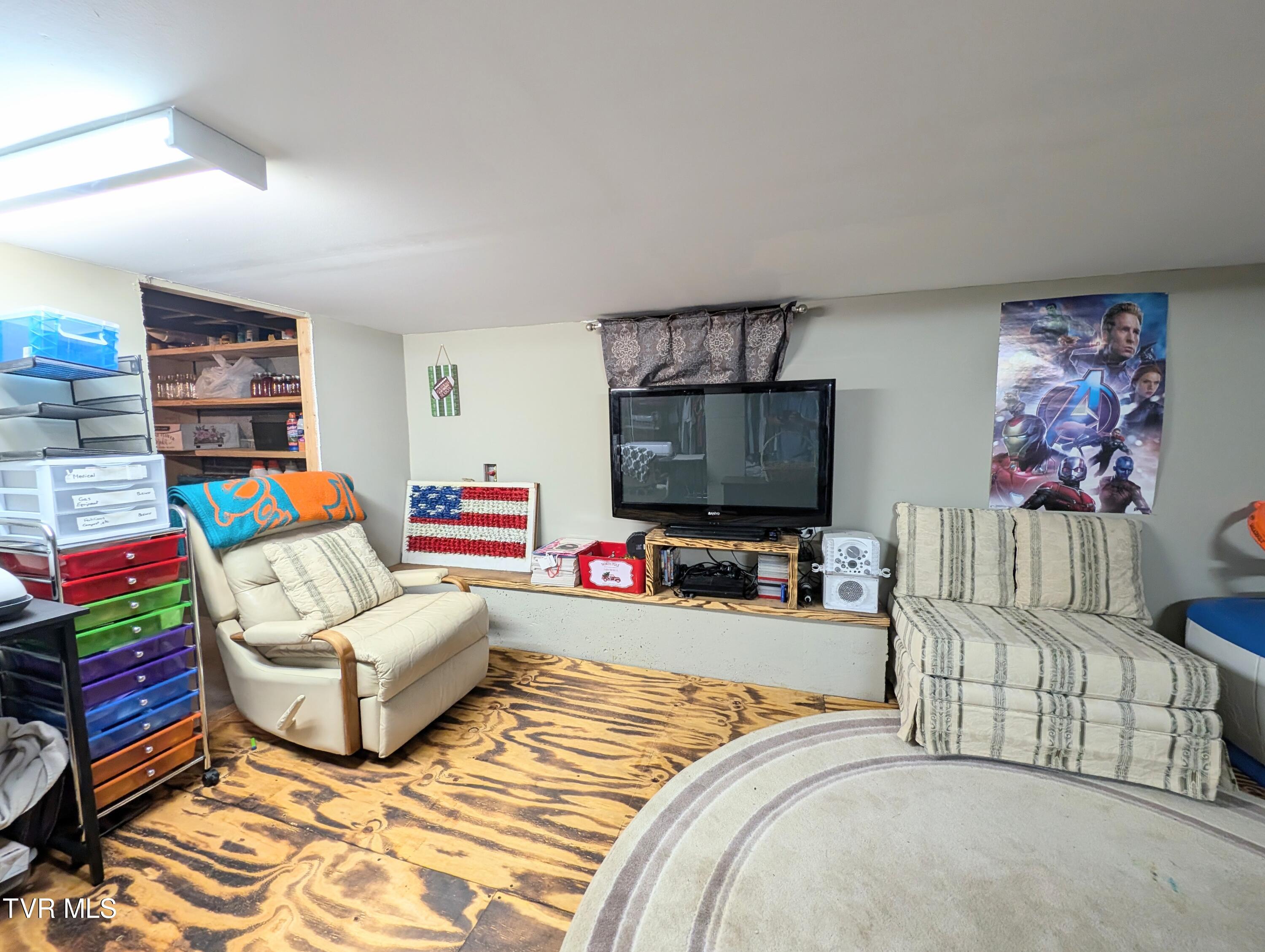 1058 Nealy Ridge