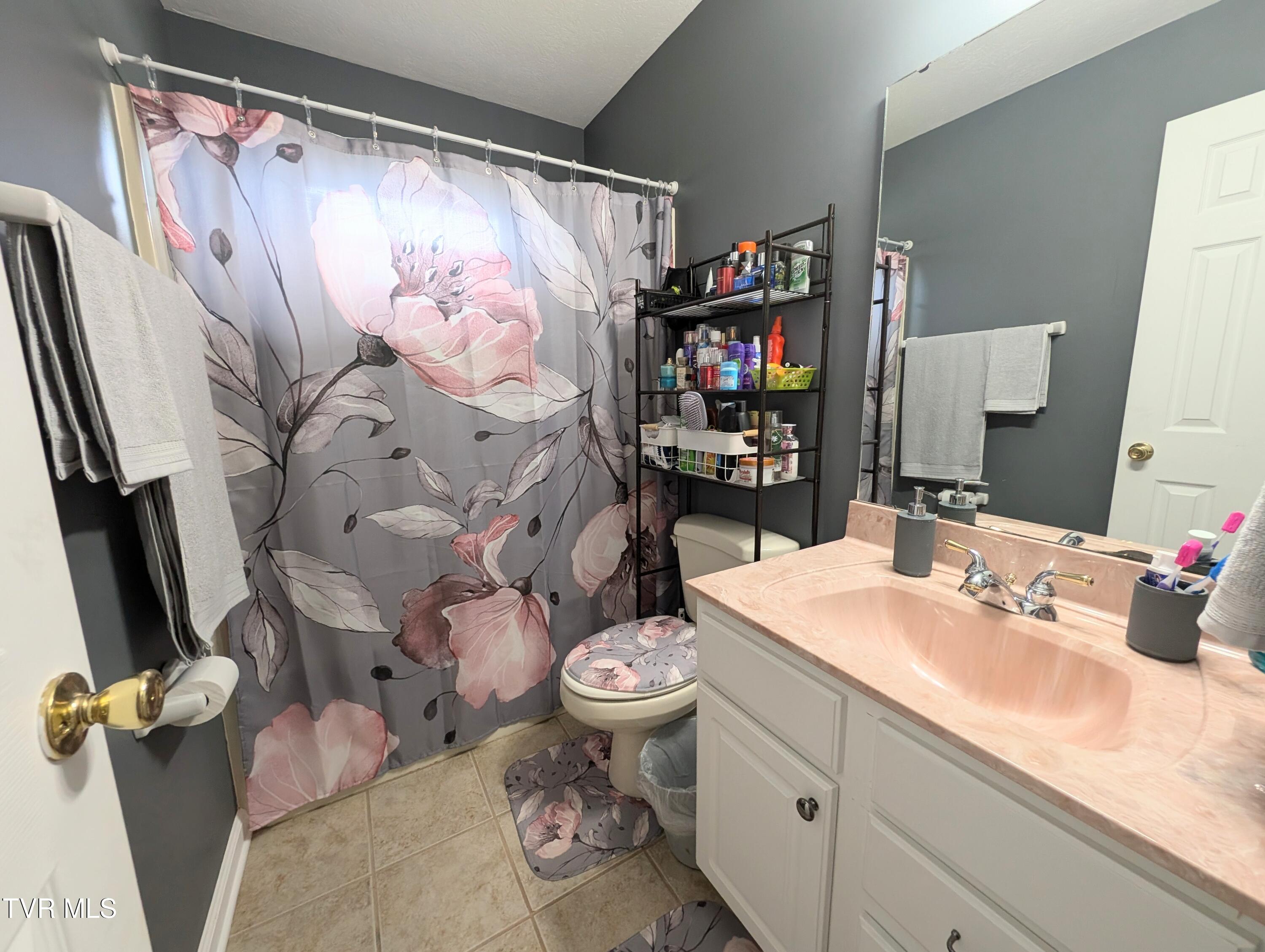 1058 Nealy Ridge