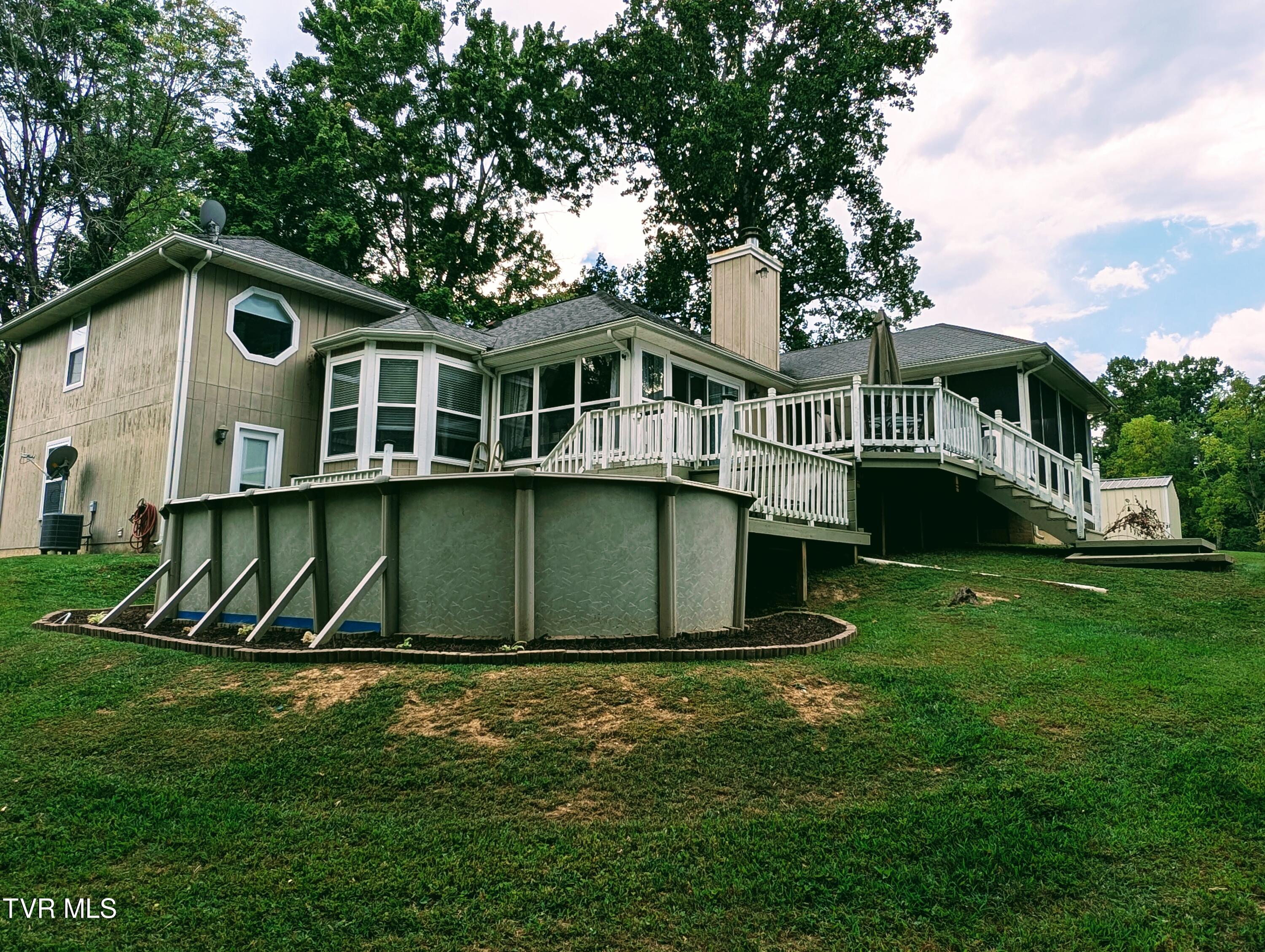 1058 Nealy Ridge