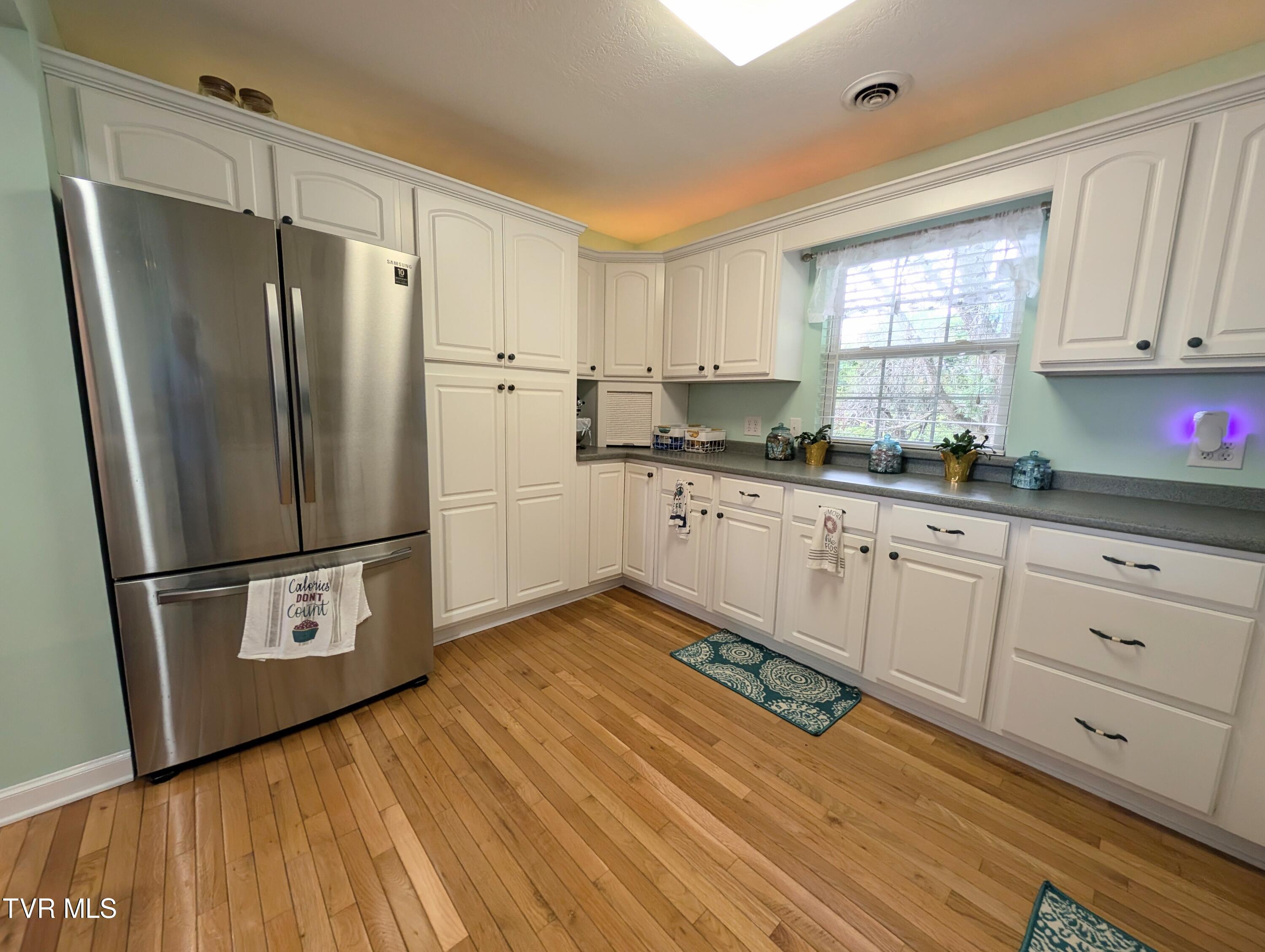 1058 Nealy Ridge